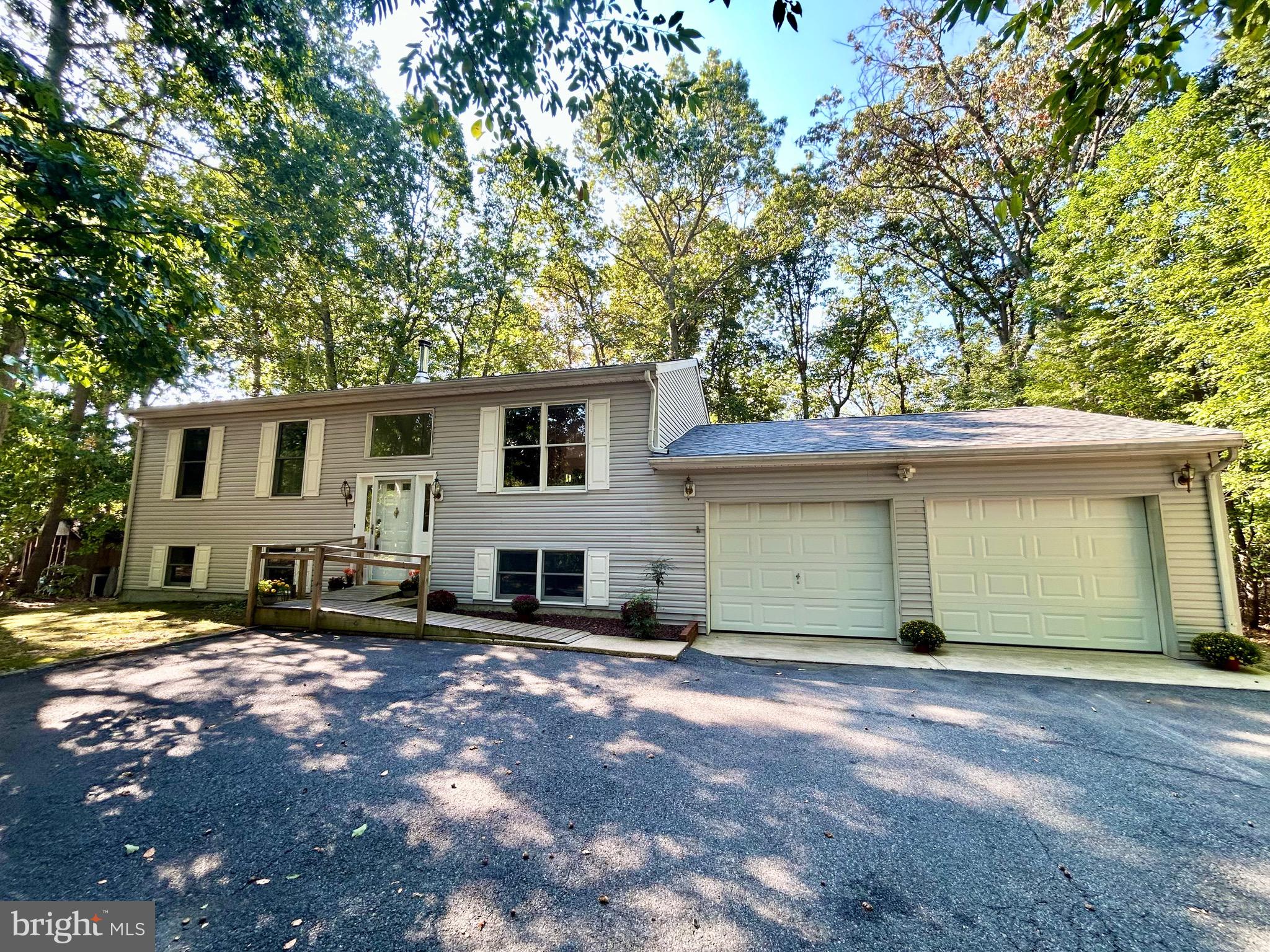 32 CRESTWOOD DRIVE