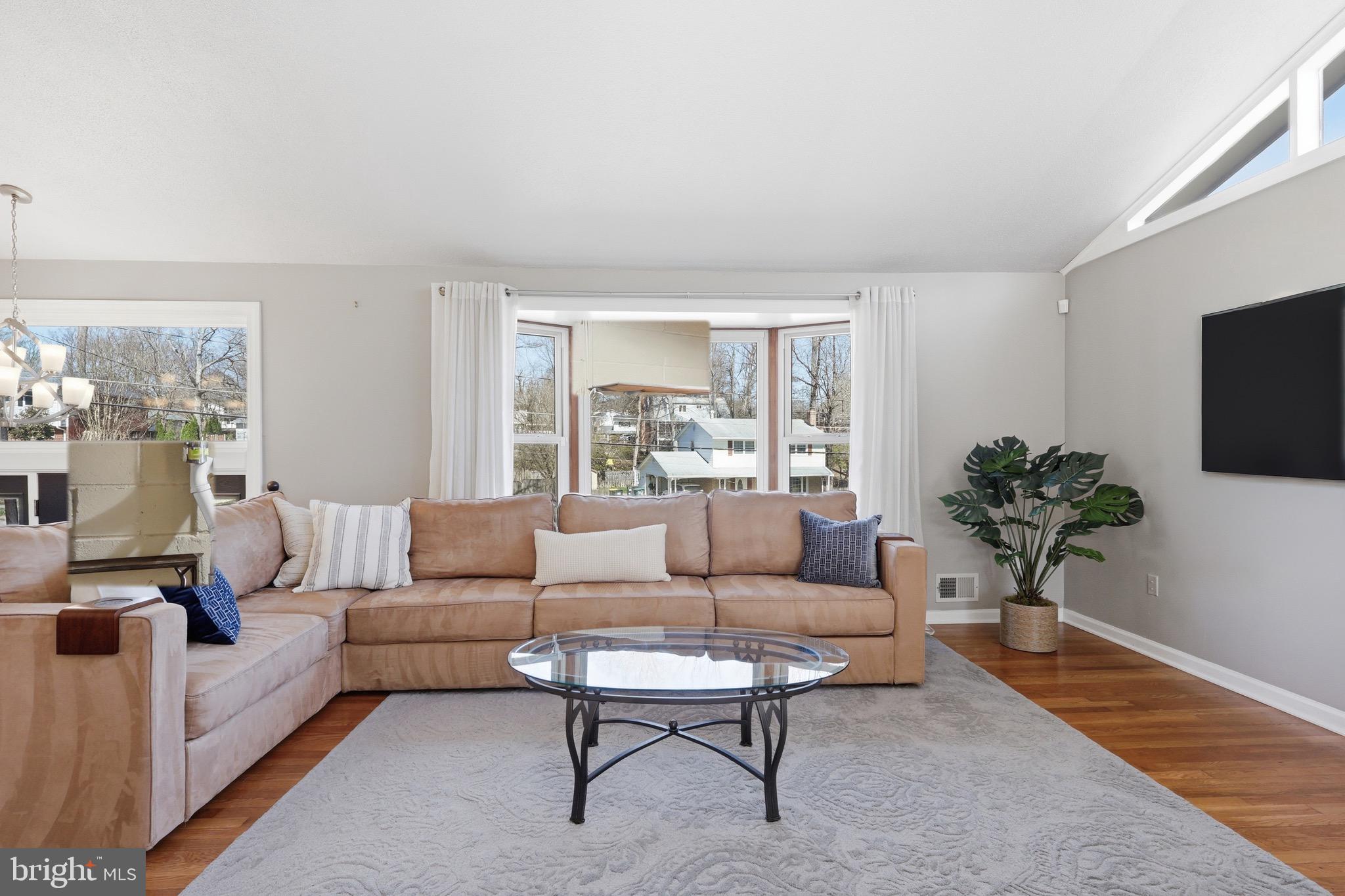 5613 EASTBOURNE DRIVE