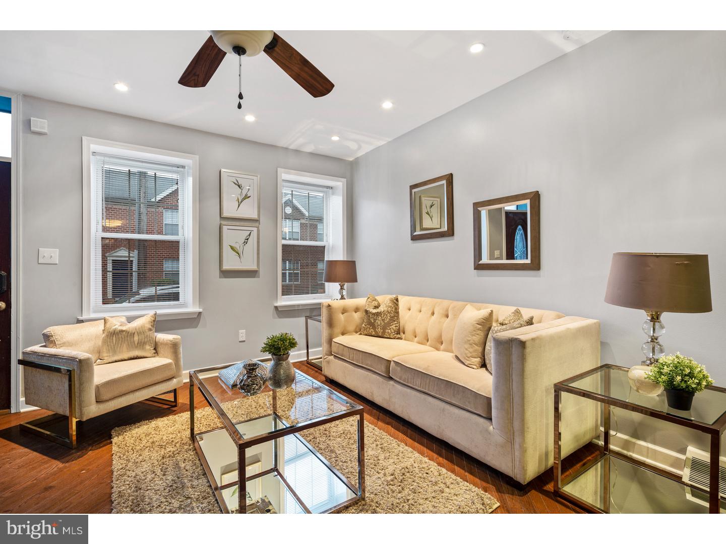 QUEEN VILLAGE - Residential