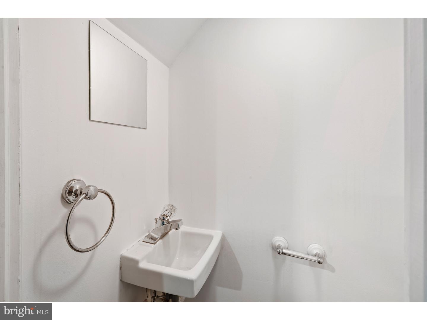 QUEEN VILLAGE - Residential