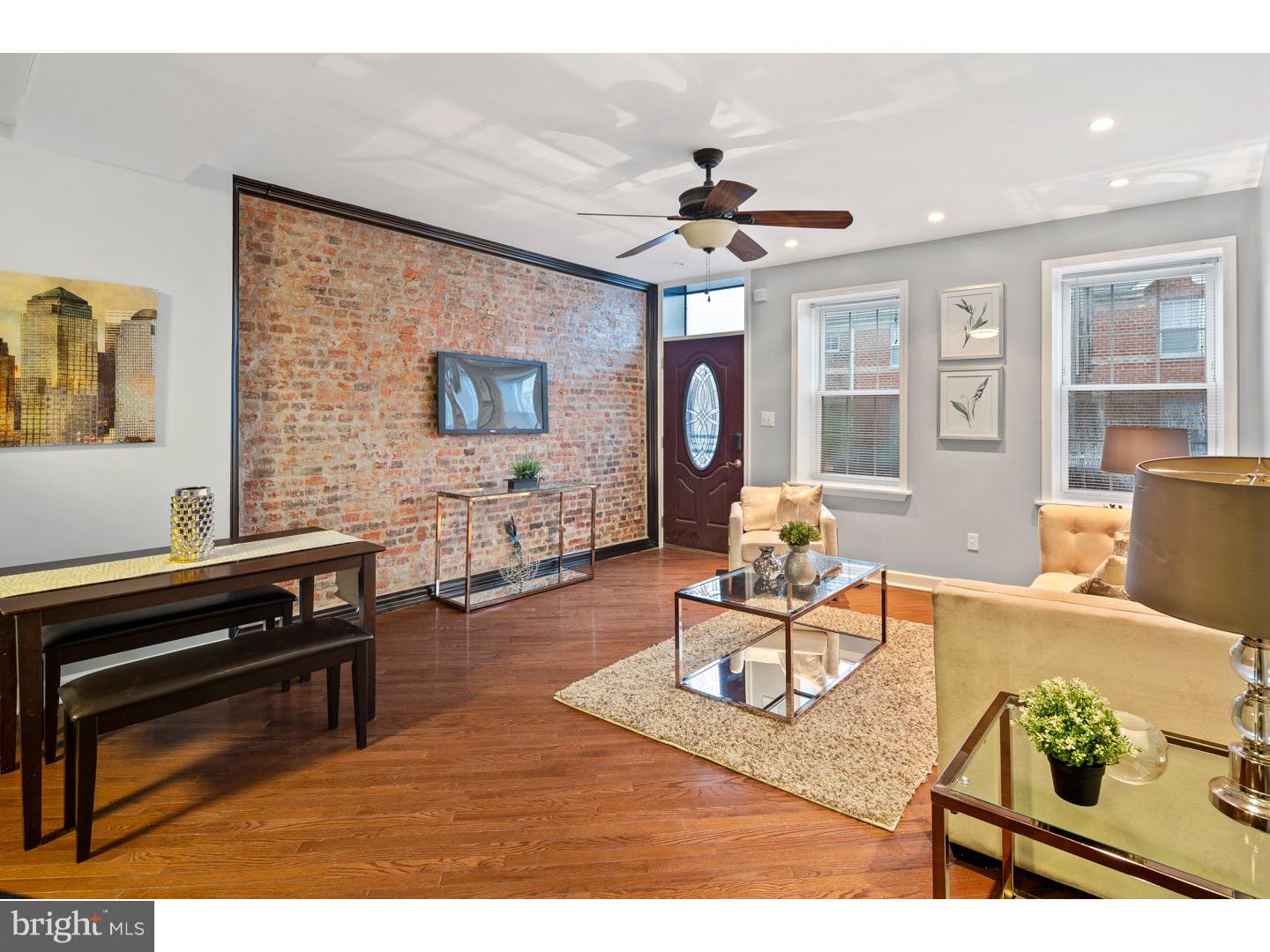 QUEEN VILLAGE - Residential