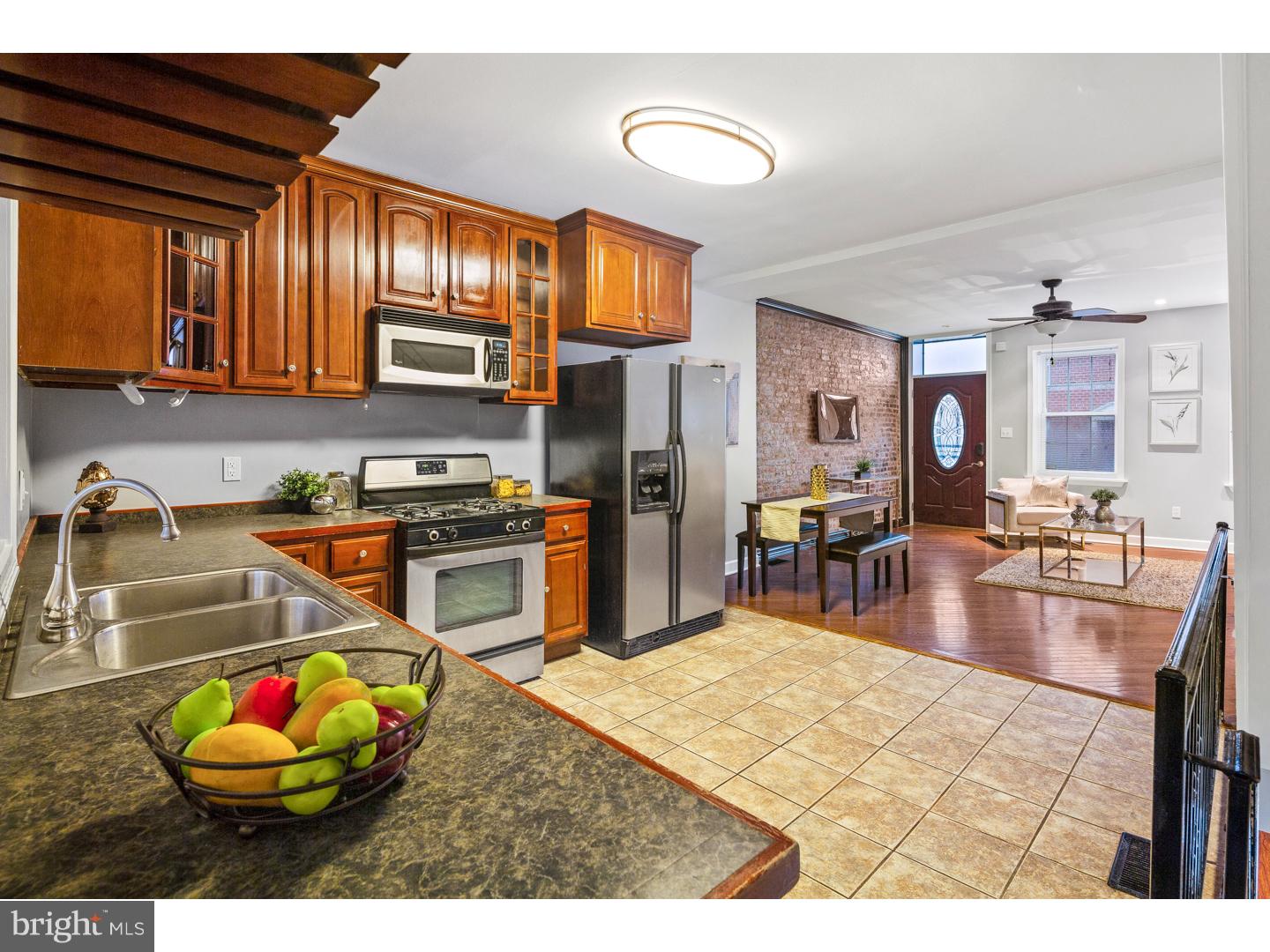 QUEEN VILLAGE - Residential