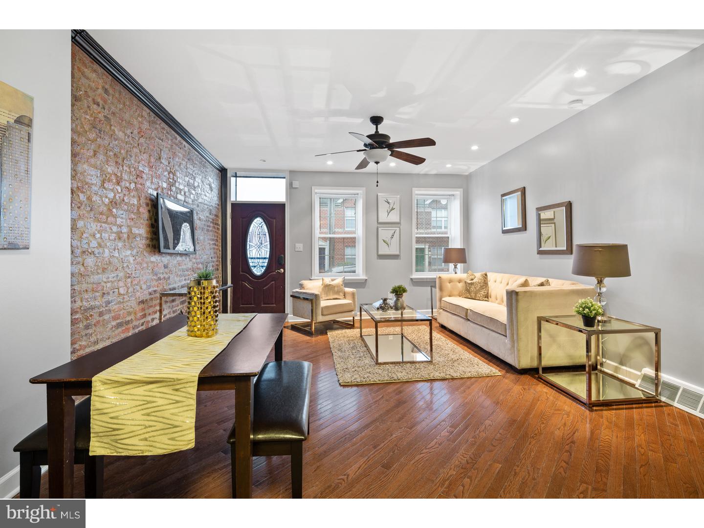 QUEEN VILLAGE - Residential