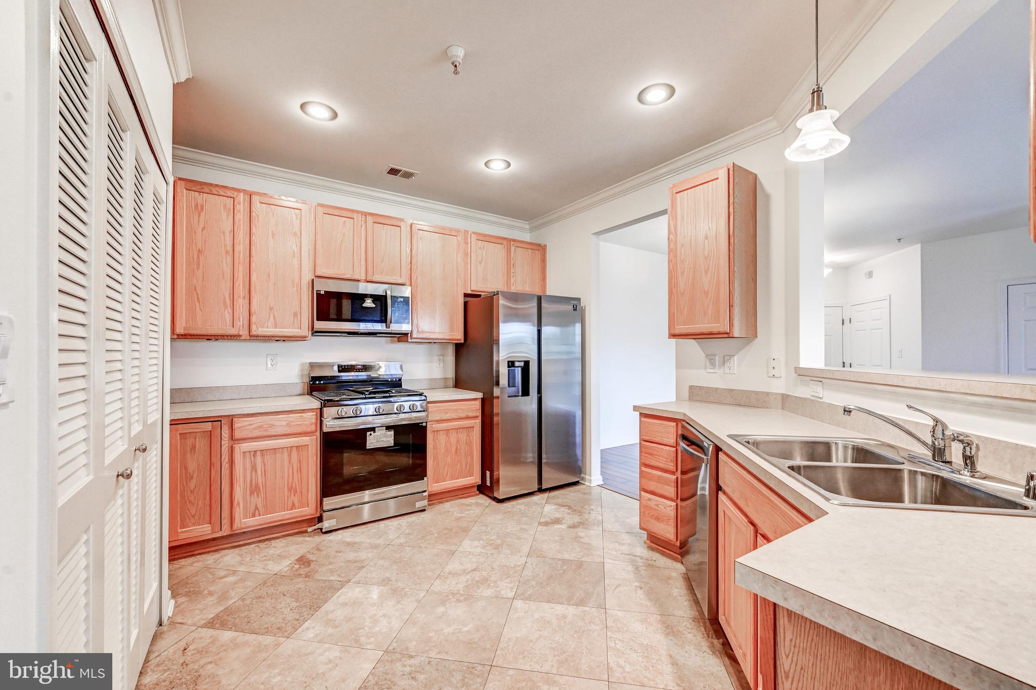 ELKRIDGE CROSSING - Residential