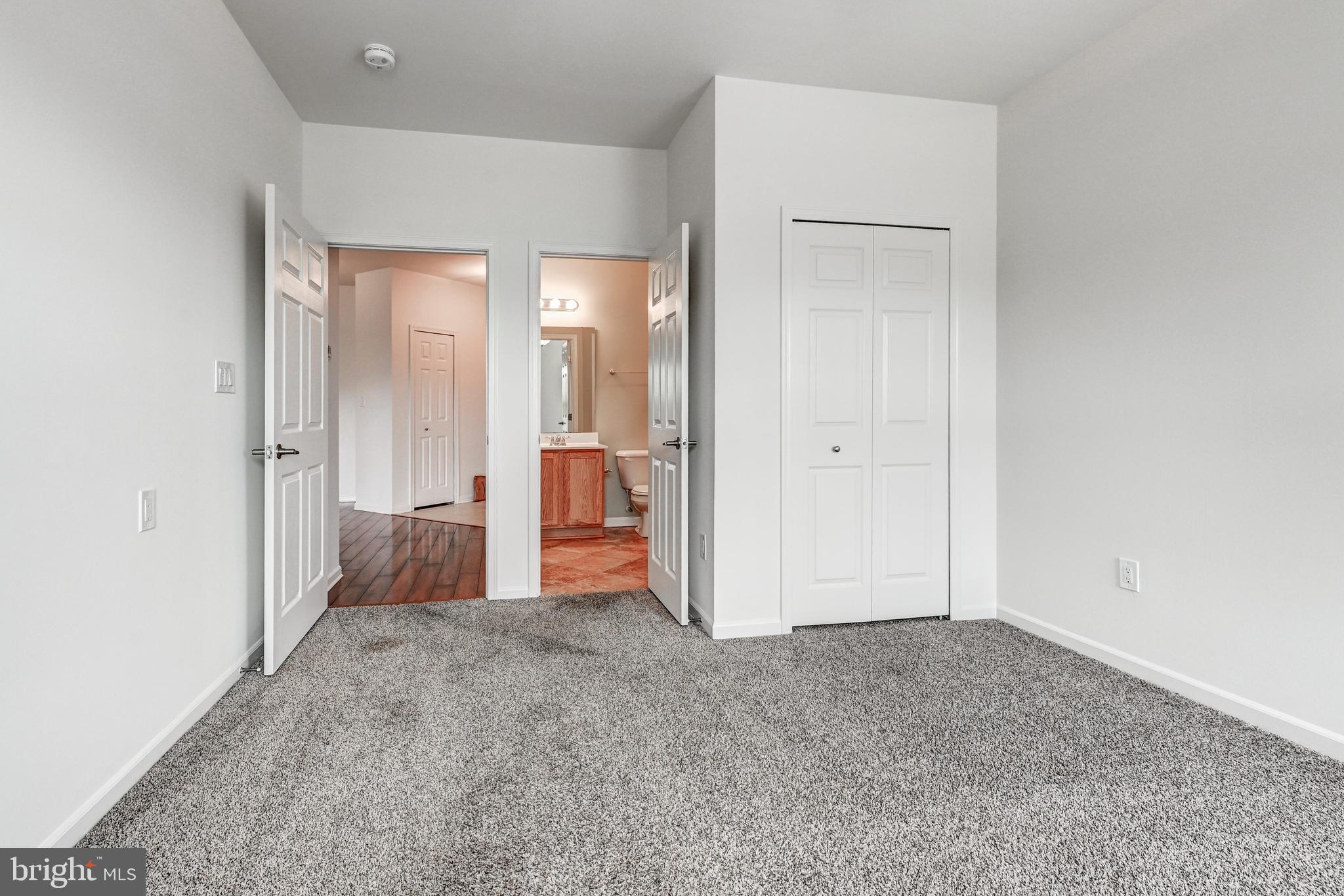 ELKRIDGE CROSSING - Residential