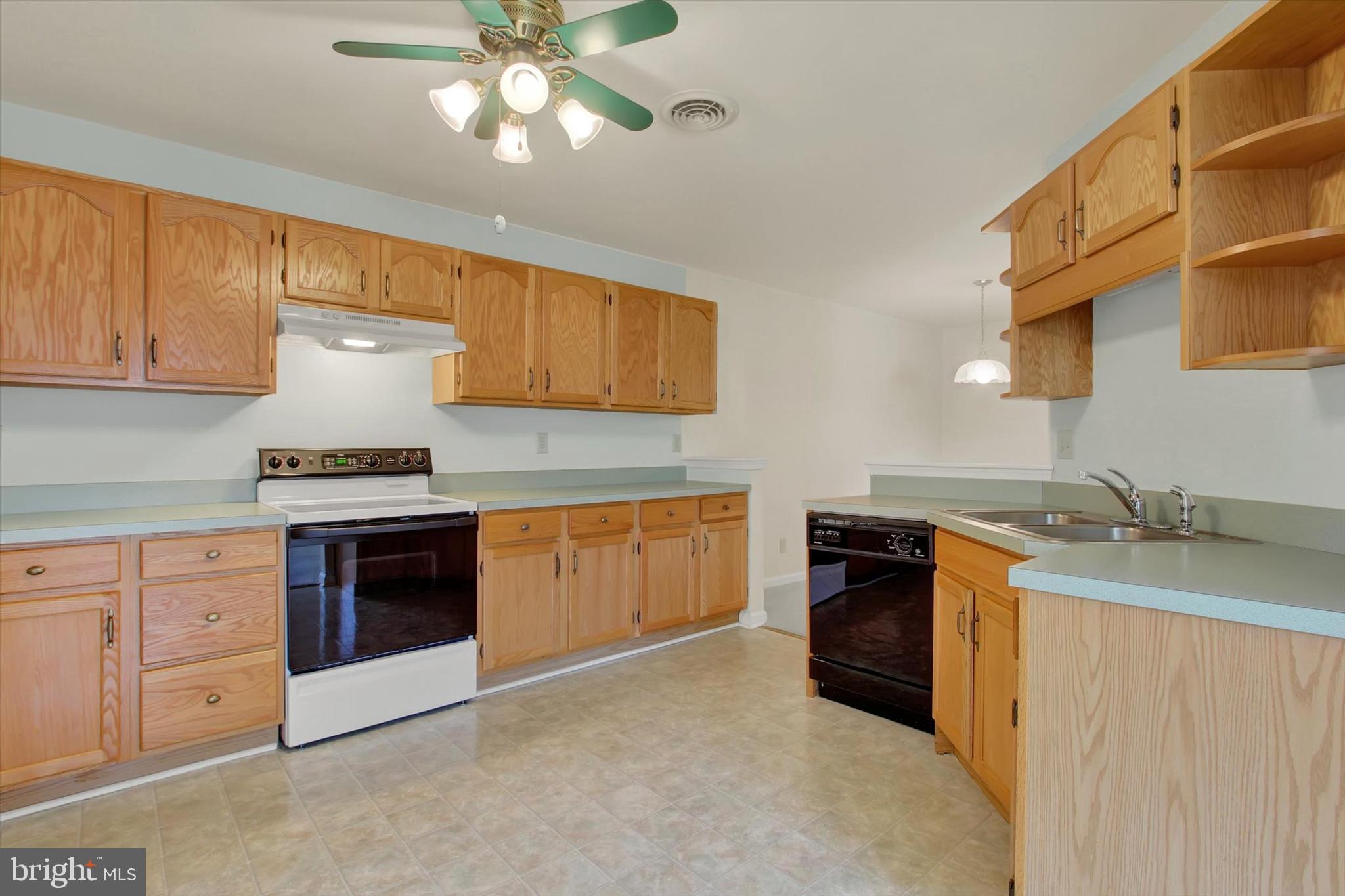 HILLANDALE WEST - Residential