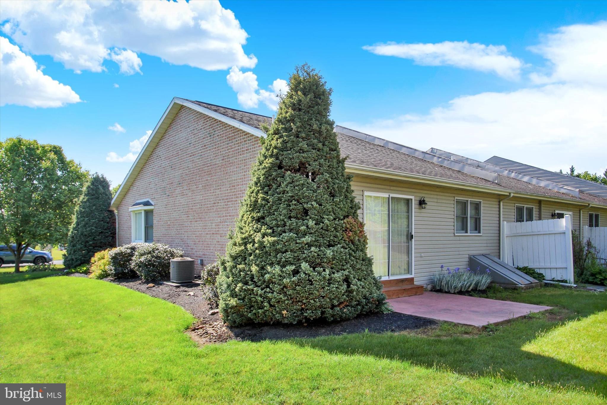 HILLANDALE WEST - Residential