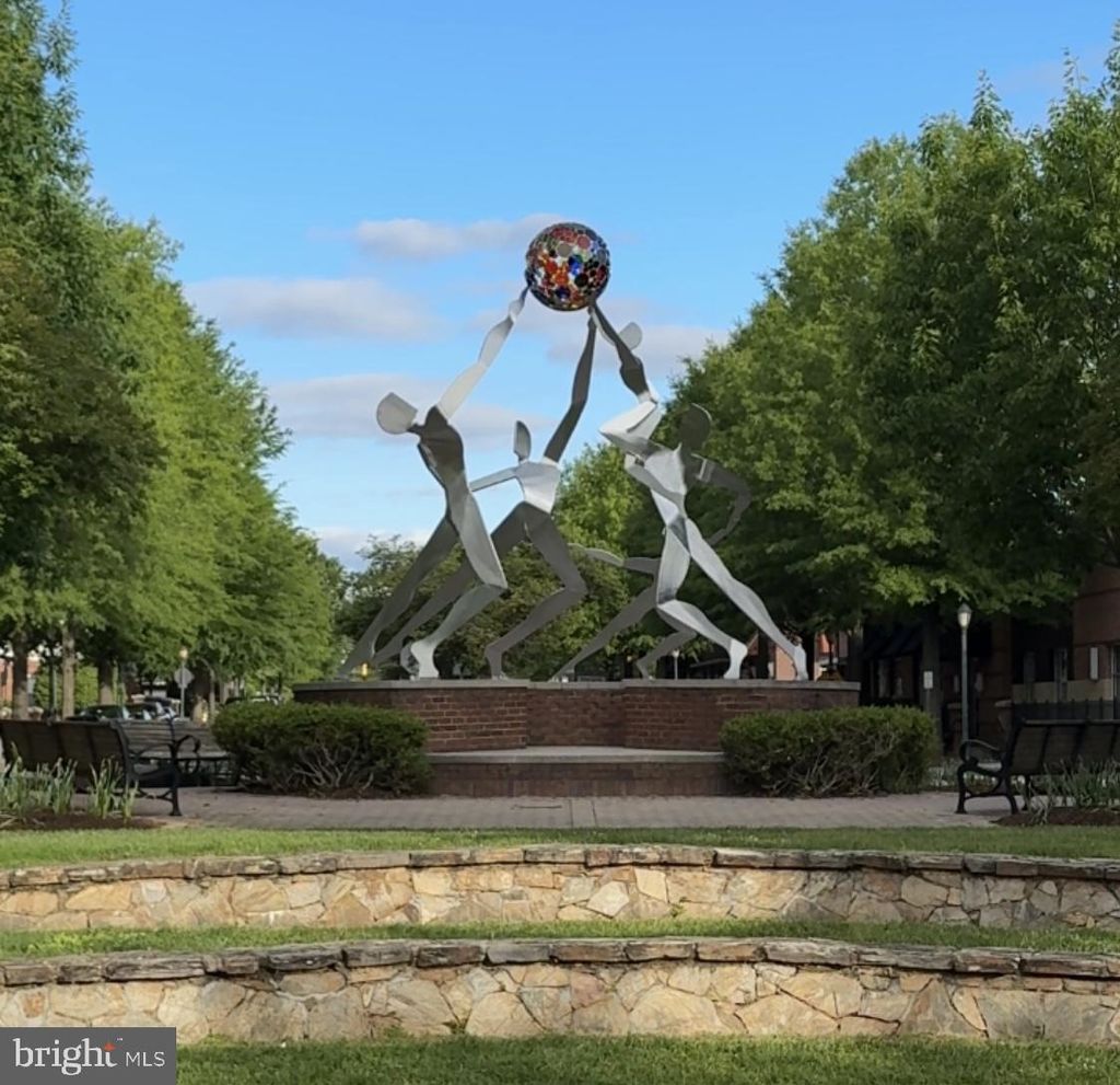 Photo of 507 Rosebush Lane, ROCKVILLE, MD 20850 (MLS # MDMC2231696)