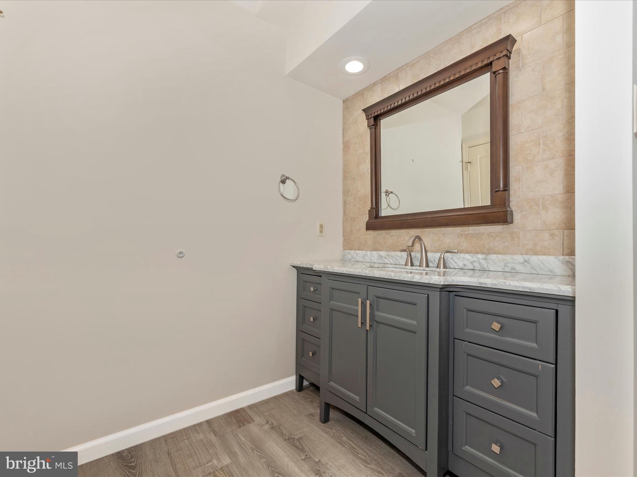 WORMANS MILL - Residential