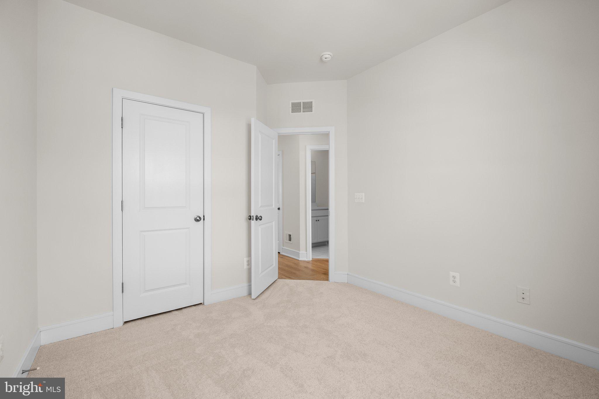 LAKE FREDERICK - Residential