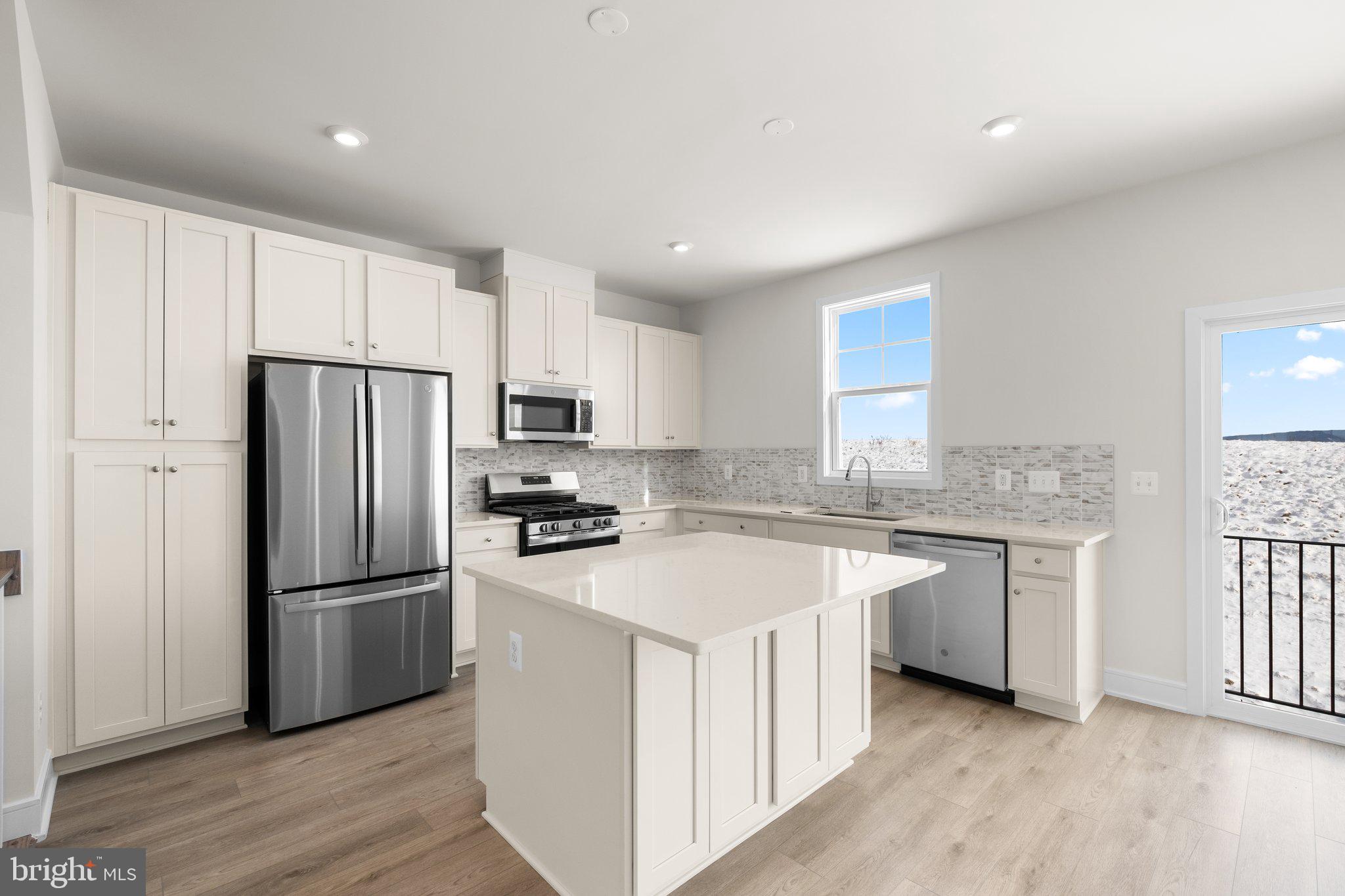 LAKE FREDERICK - Residential