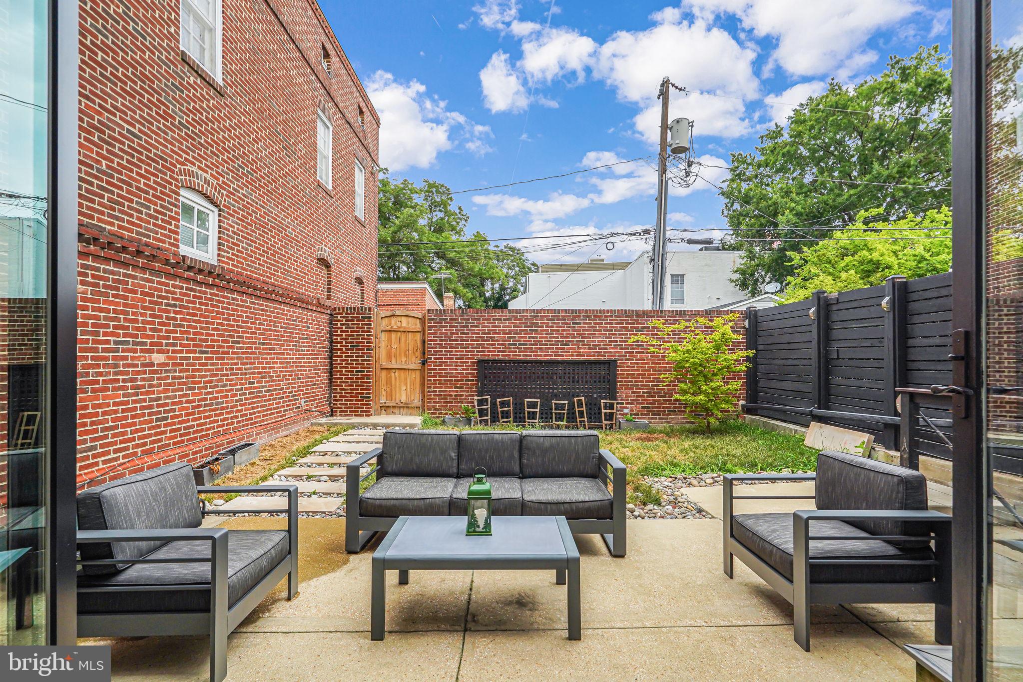 OLD TOWN ALEXANDRIA - Residential