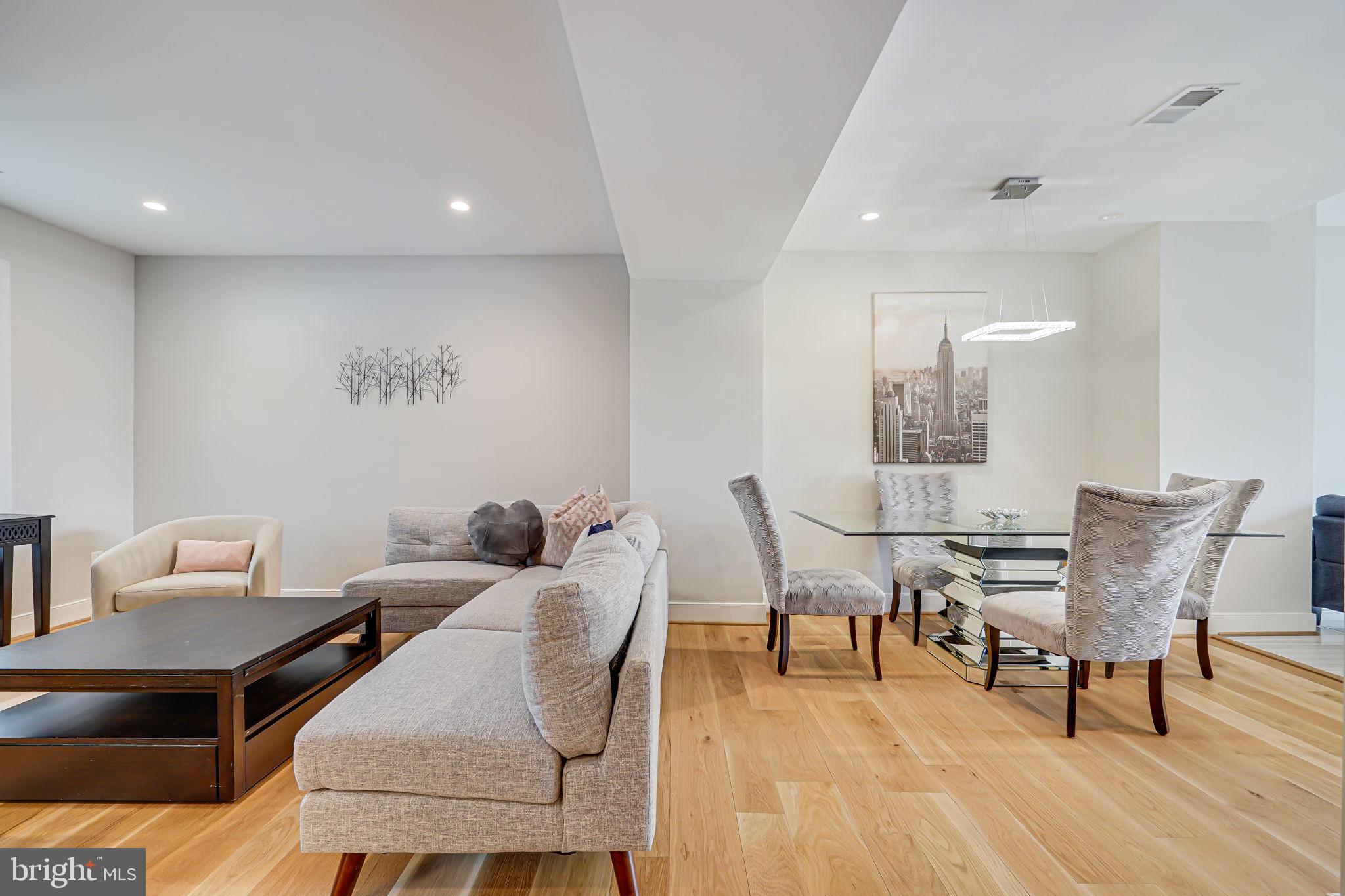 OLD TOWN ALEXANDRIA - Residential