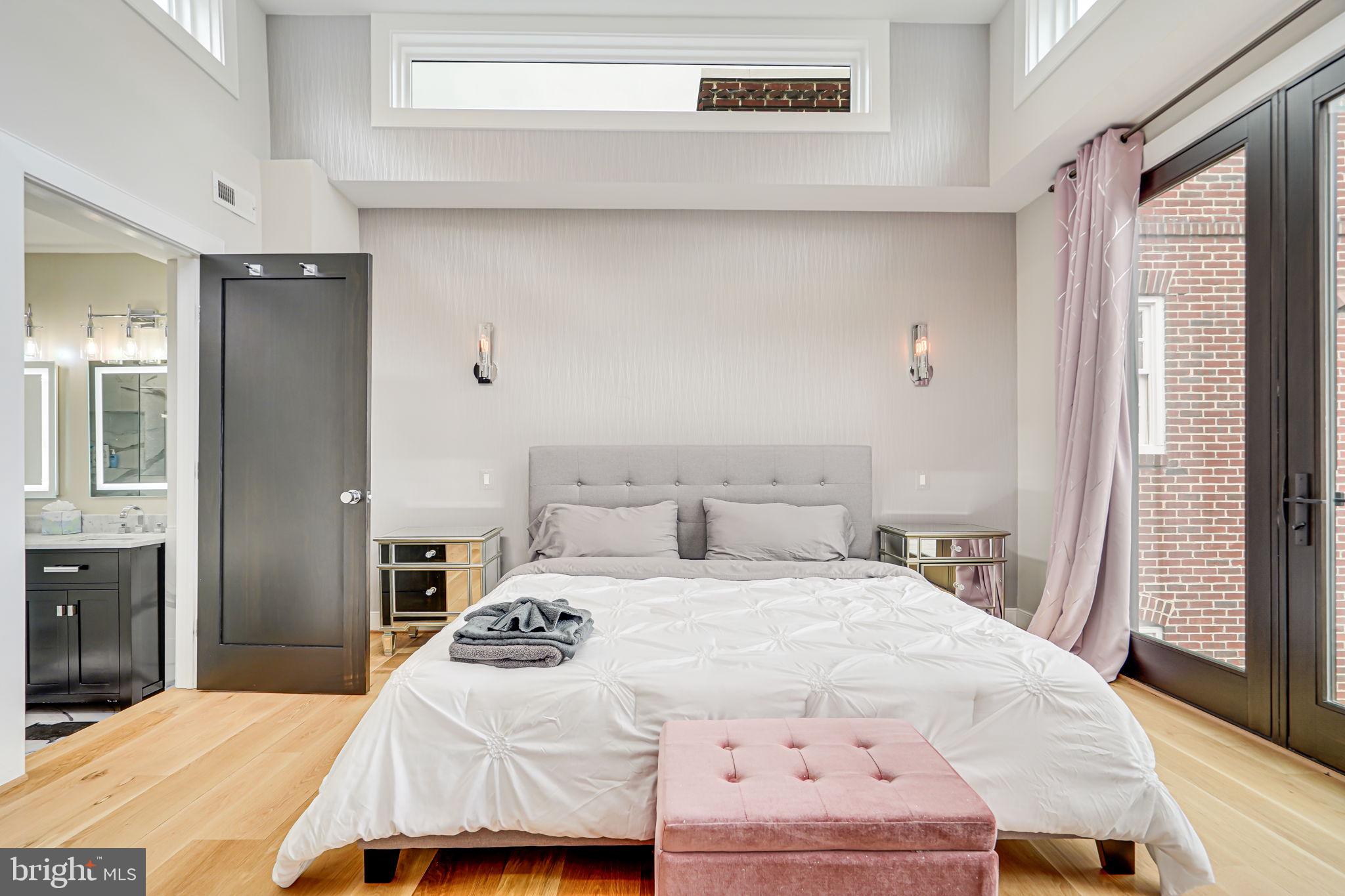 OLD TOWN ALEXANDRIA - Residential