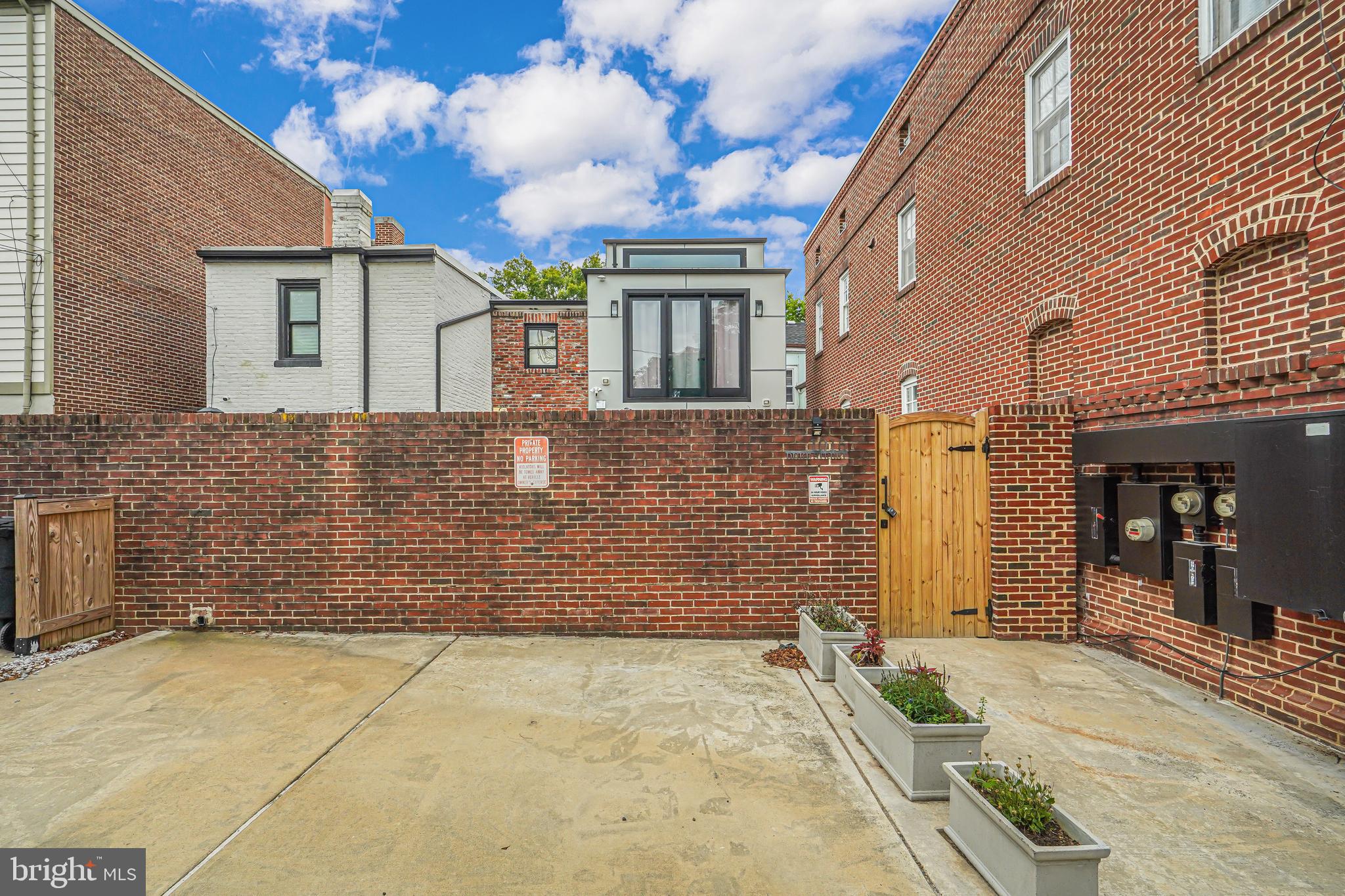OLD TOWN ALEXANDRIA - Residential