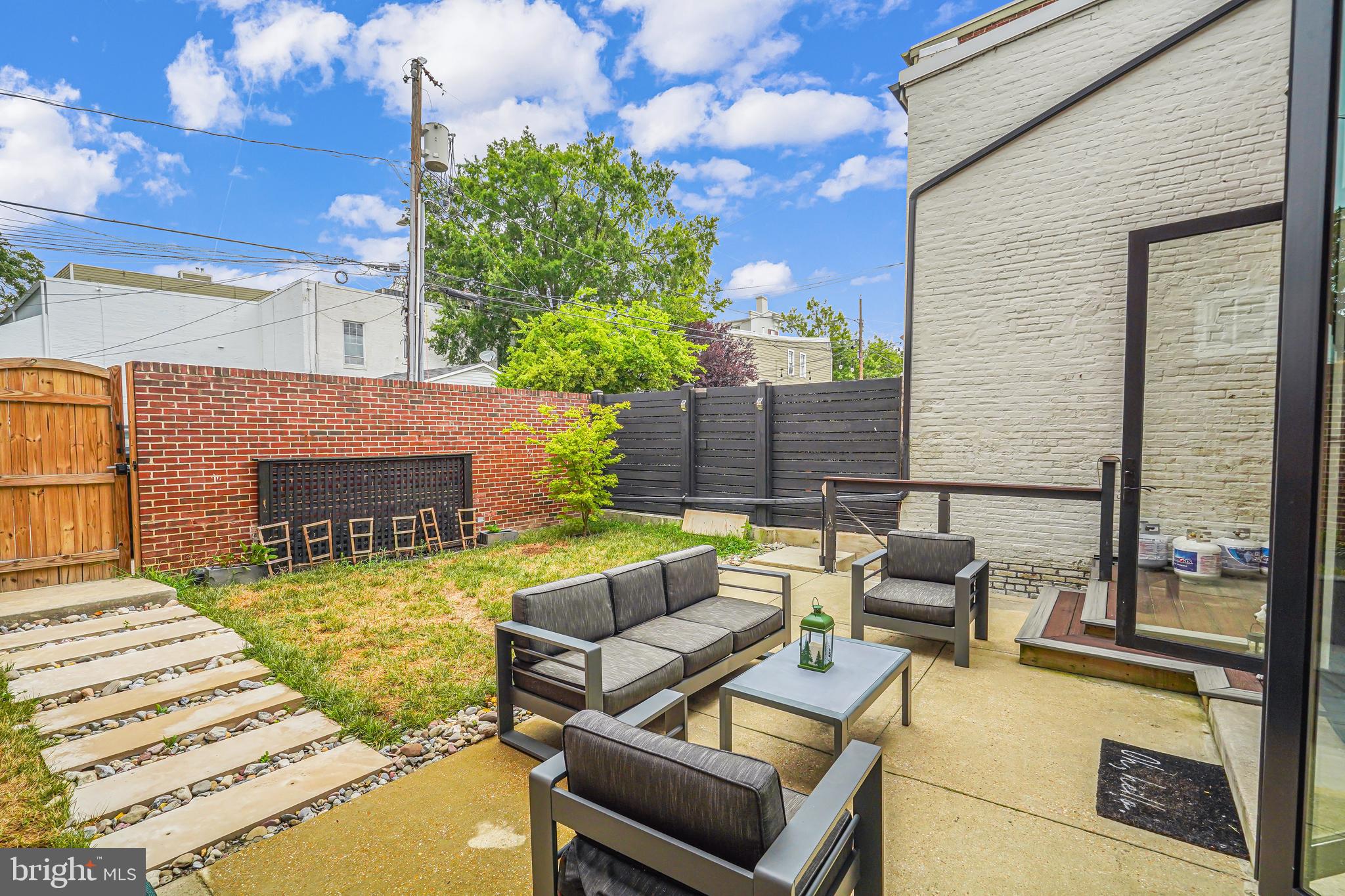 OLD TOWN ALEXANDRIA - Residential