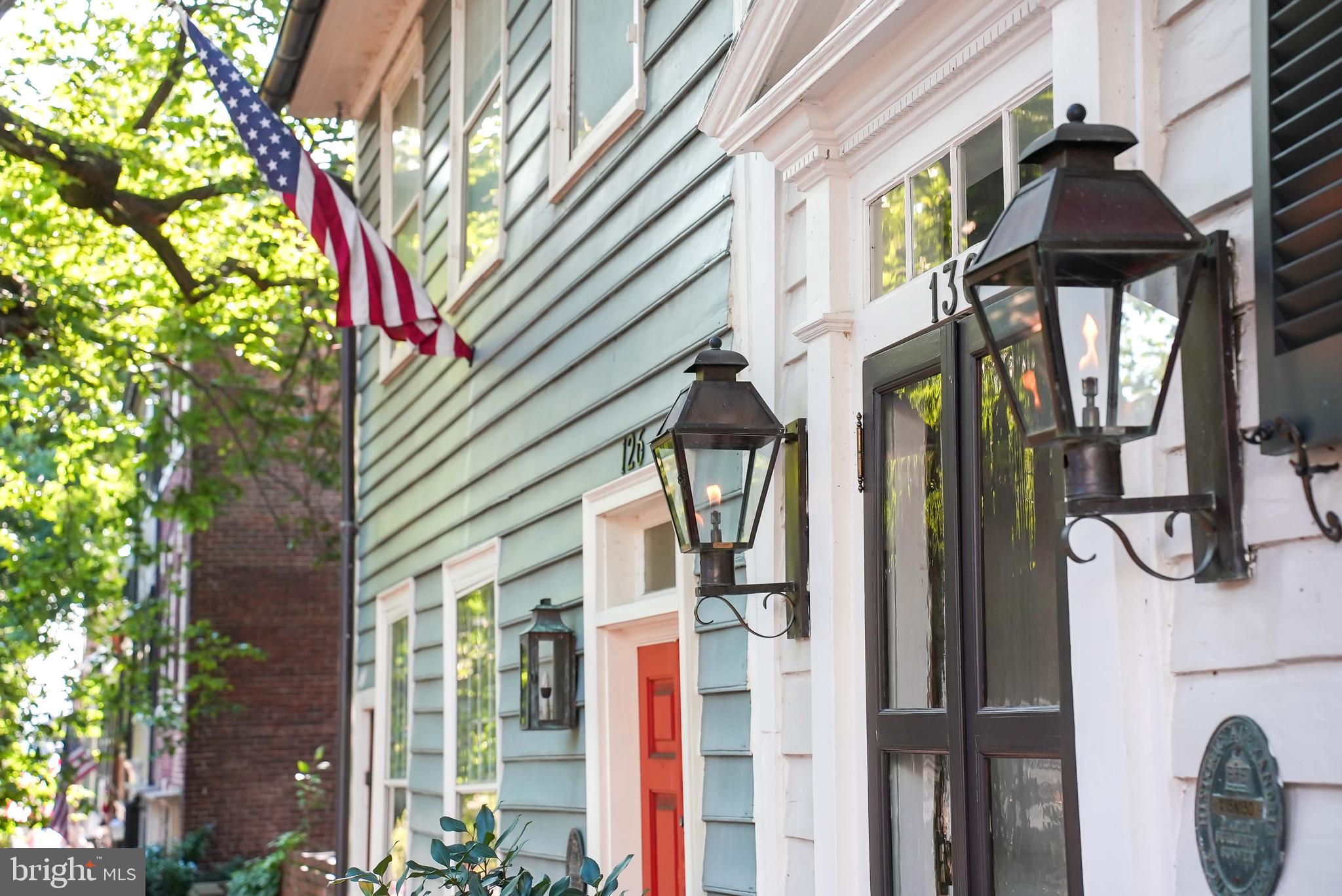 OLD TOWN ALEXANDRIA - Residential