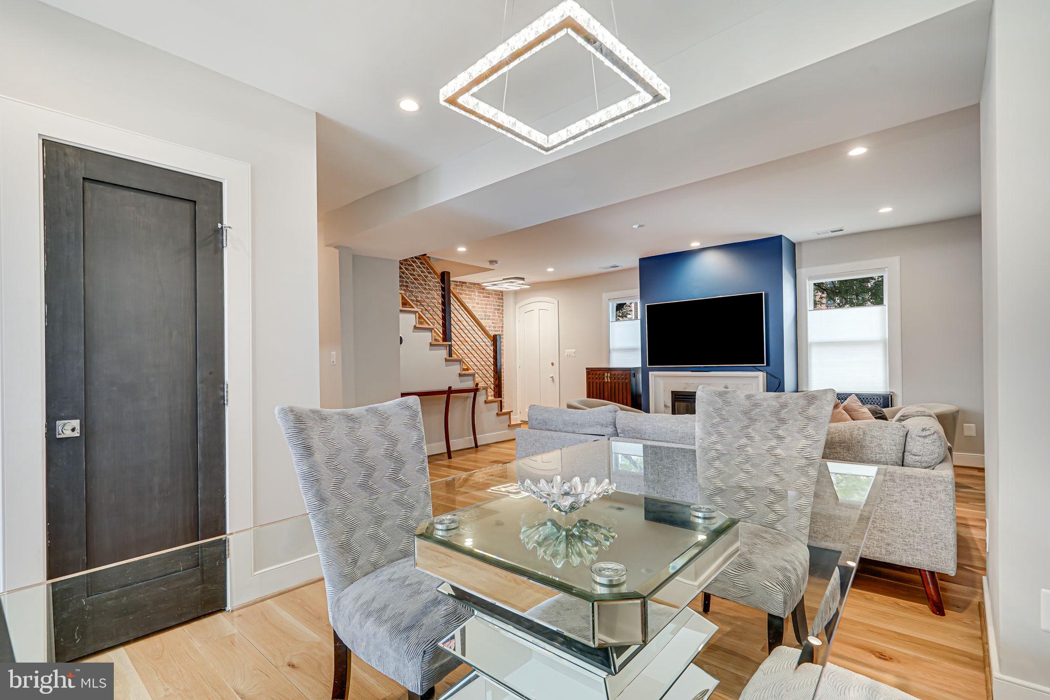 OLD TOWN ALEXANDRIA - Residential