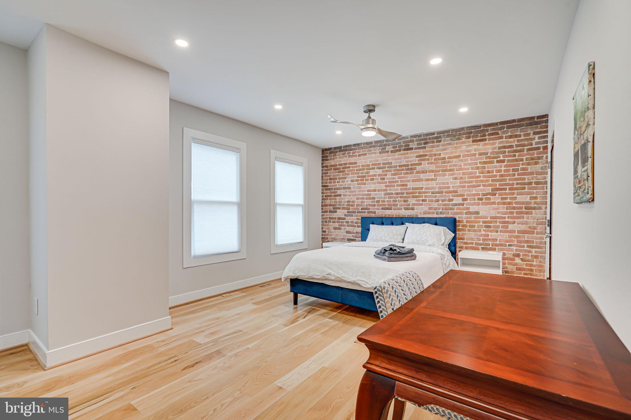 OLD TOWN ALEXANDRIA - Residential