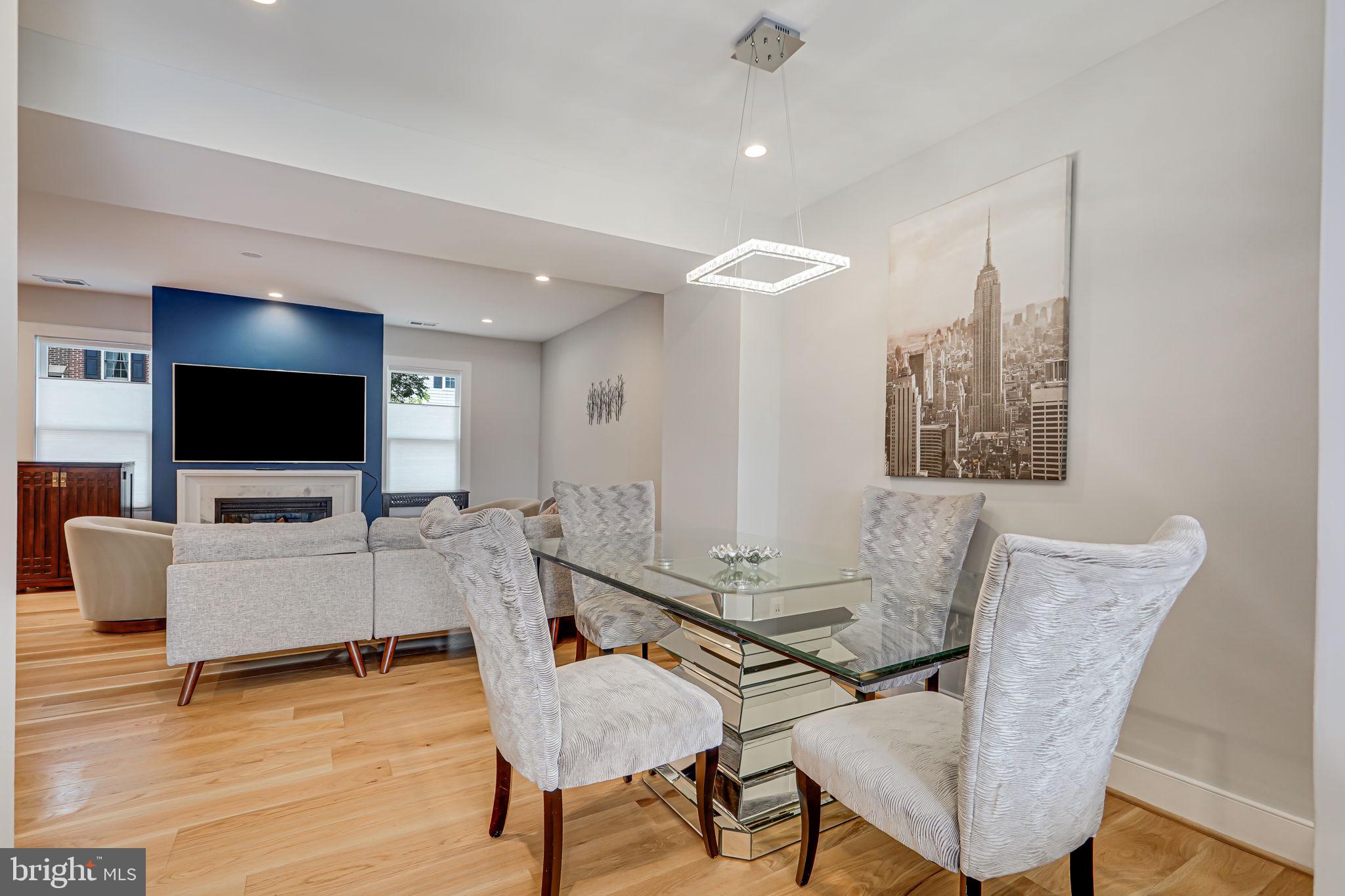 OLD TOWN ALEXANDRIA - Residential