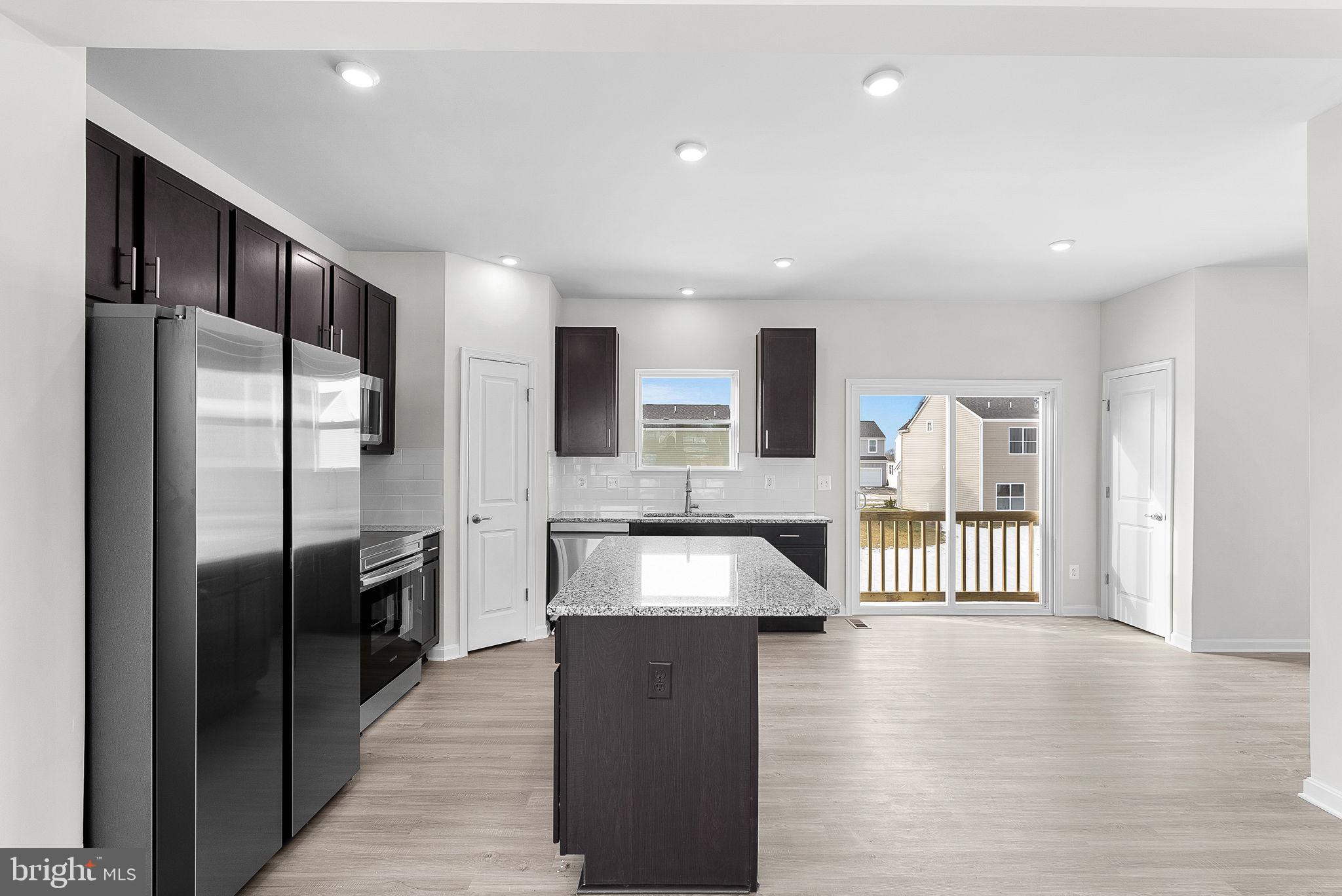 HUNTWELL WEST - Residential