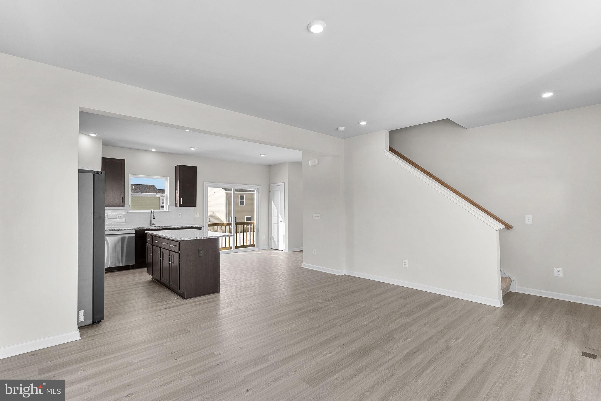 HUNTWELL WEST - Residential