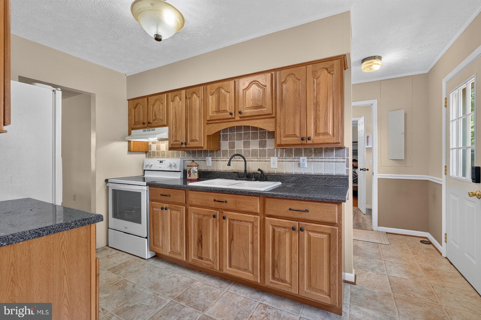 313 KNIGHT DRIVE