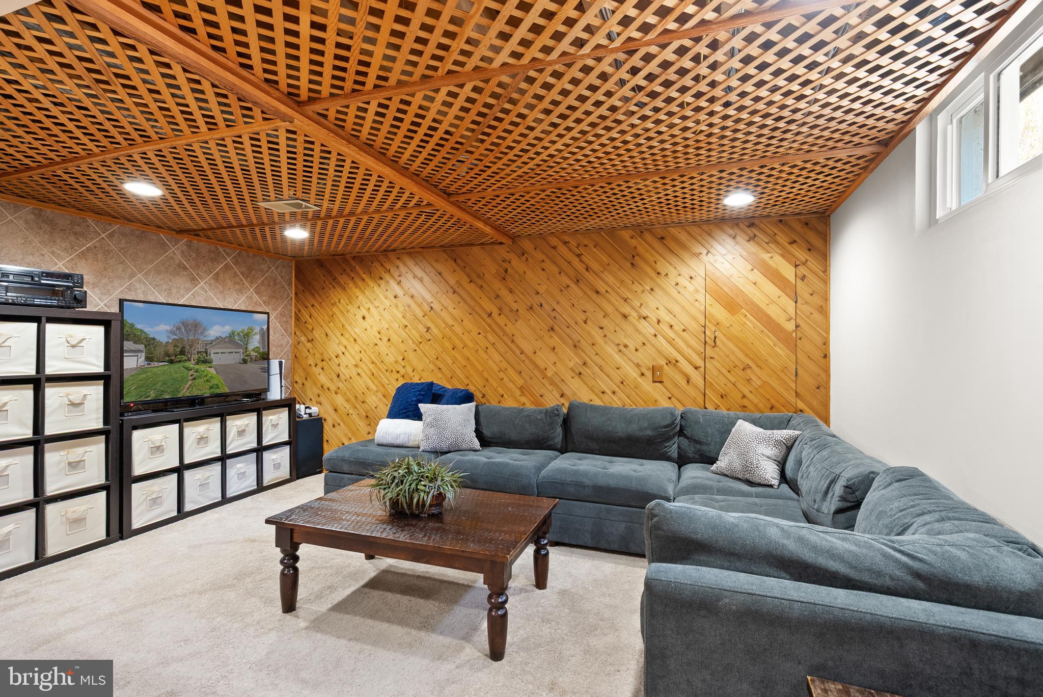 BELLE POND FARM - Residential