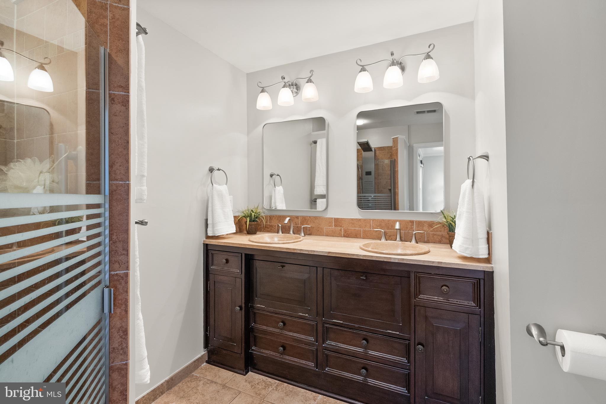 BELLE POND FARM - Residential