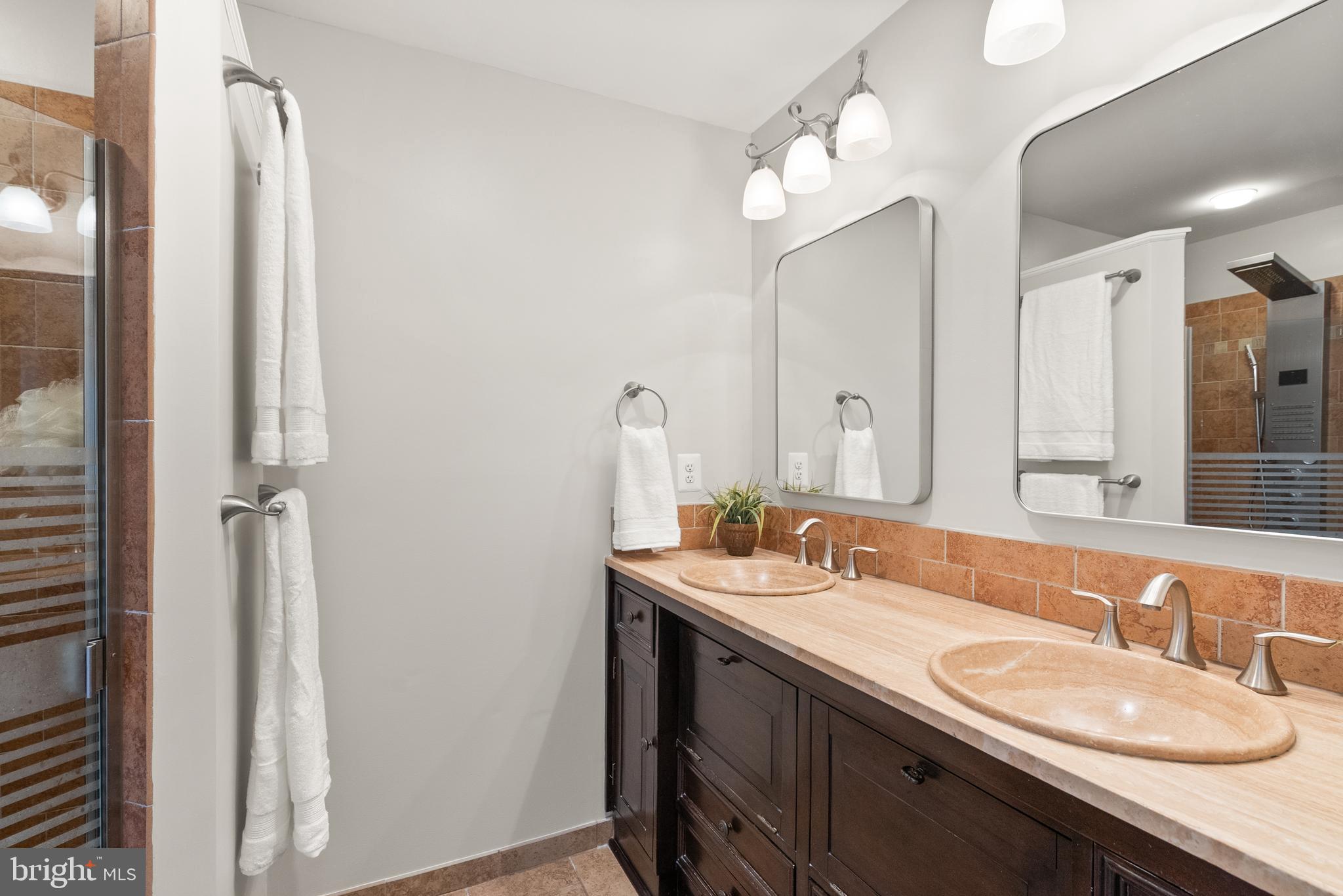 BELLE POND FARM - Residential