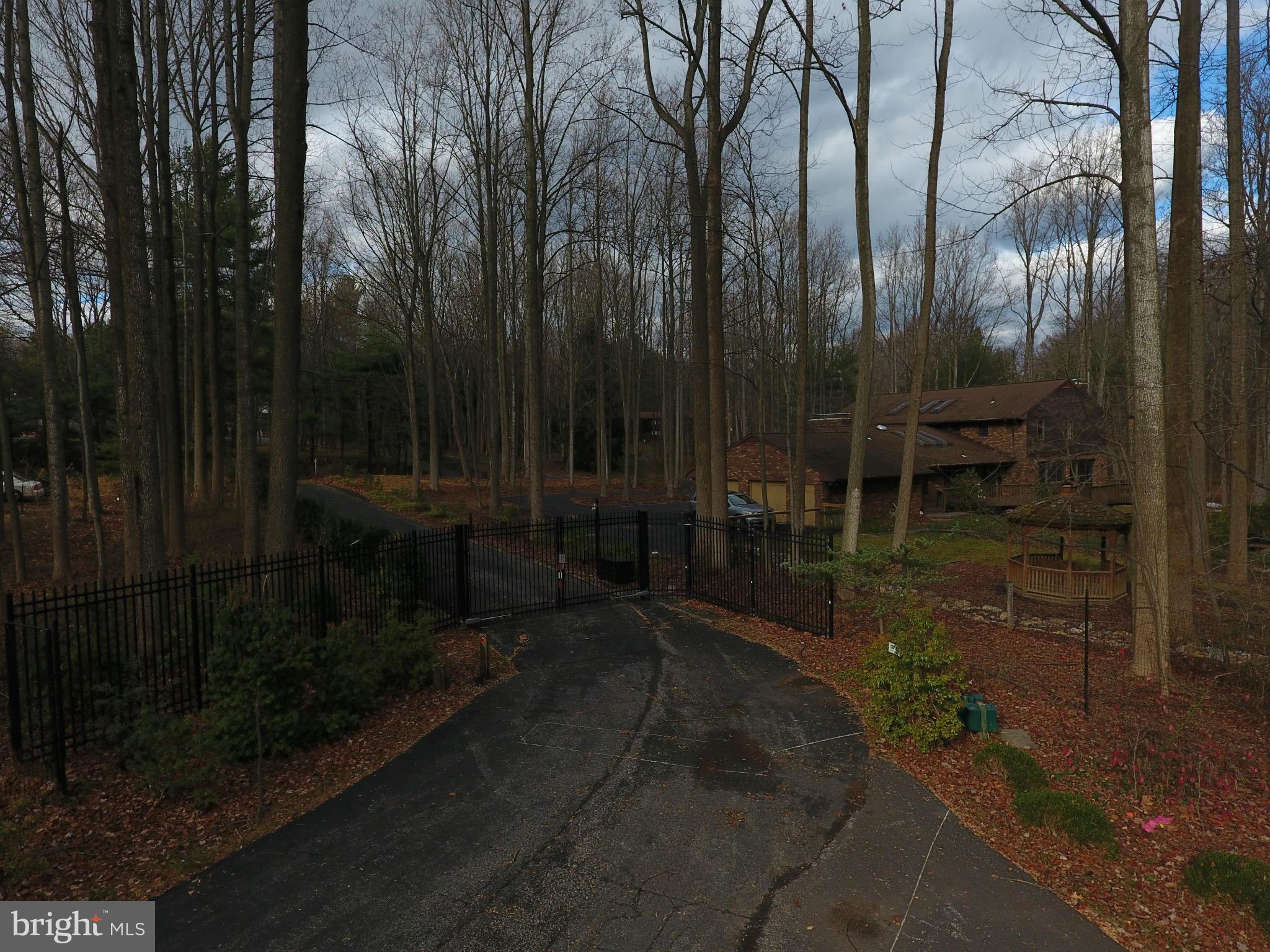 WOODLAND ESTATES - Land