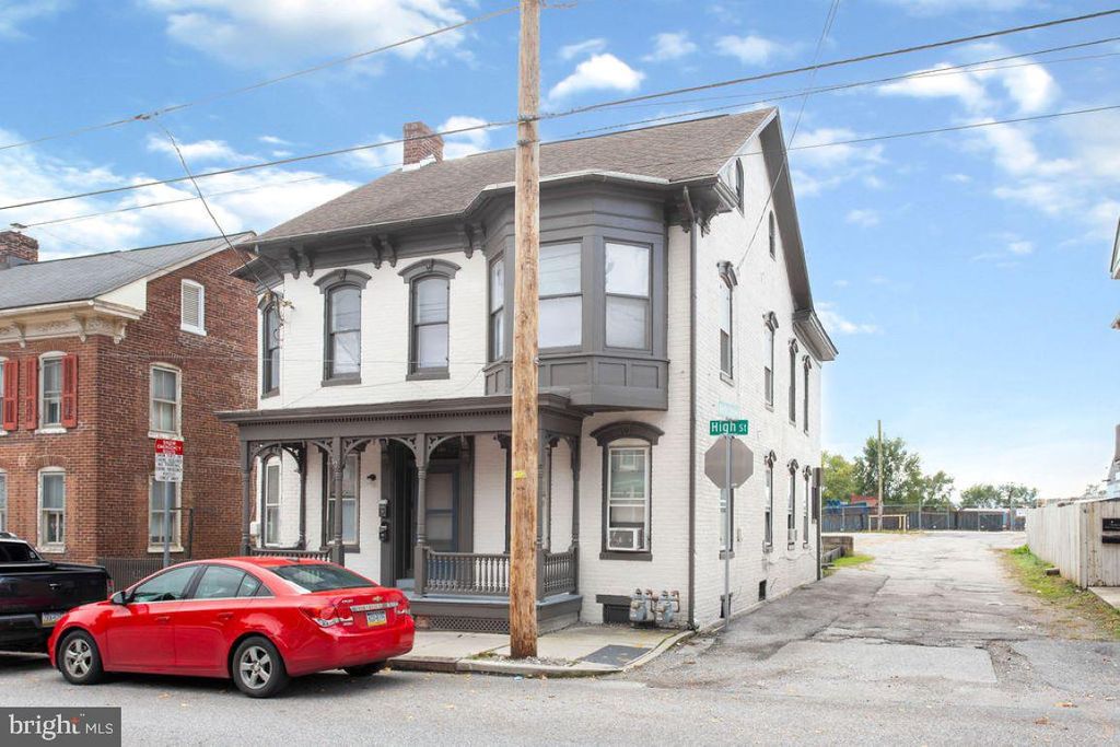 Photo of 208 High Street, Hanover, PA 17331 (MLS # PAYK2050500)