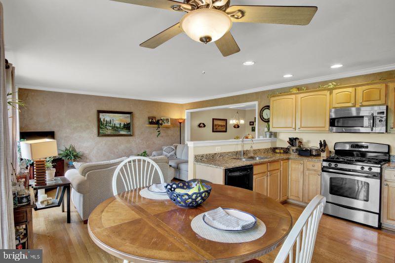 TOWNES AT CROSS CREEK - Residential