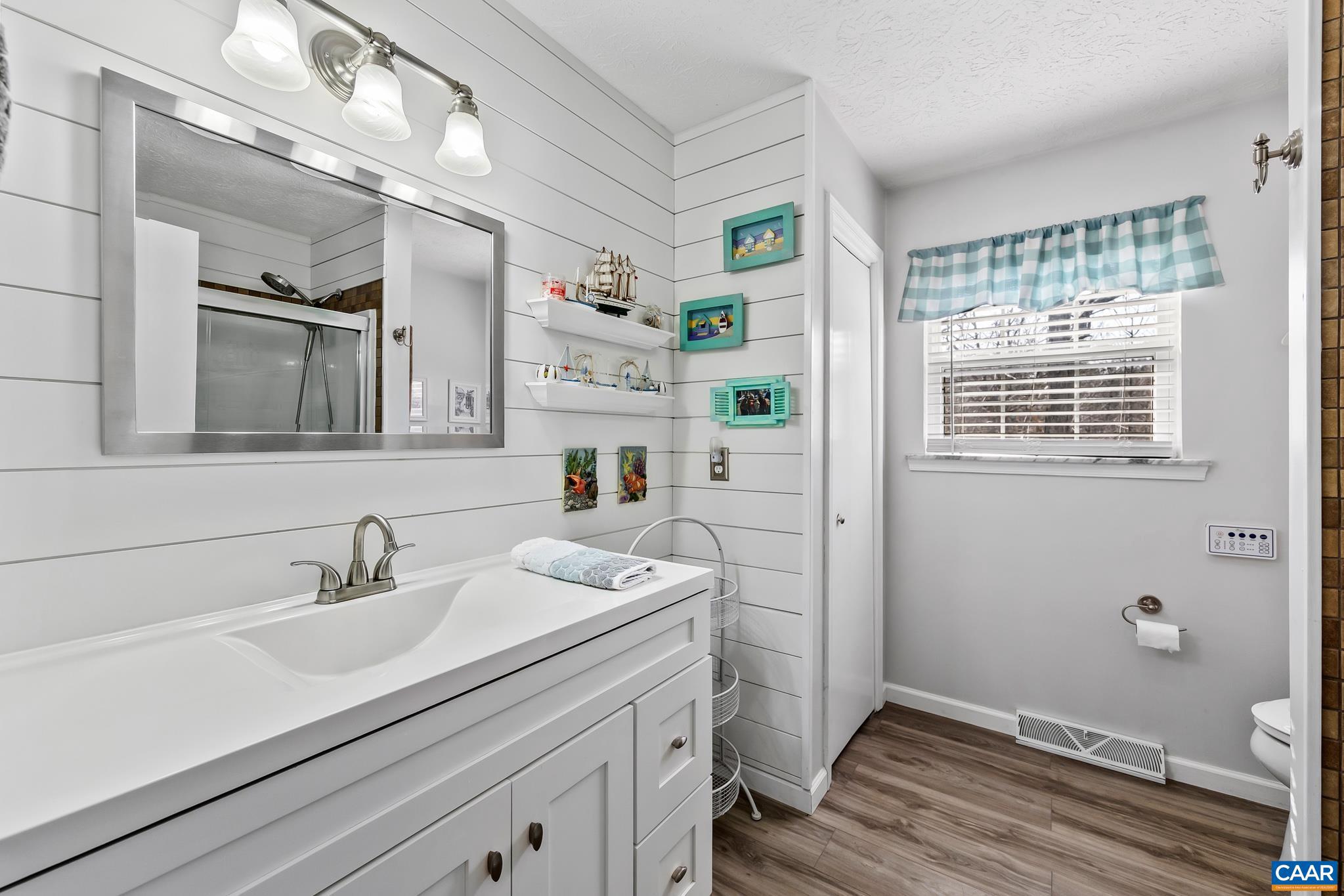 LAKE MONTICELLO - Residential