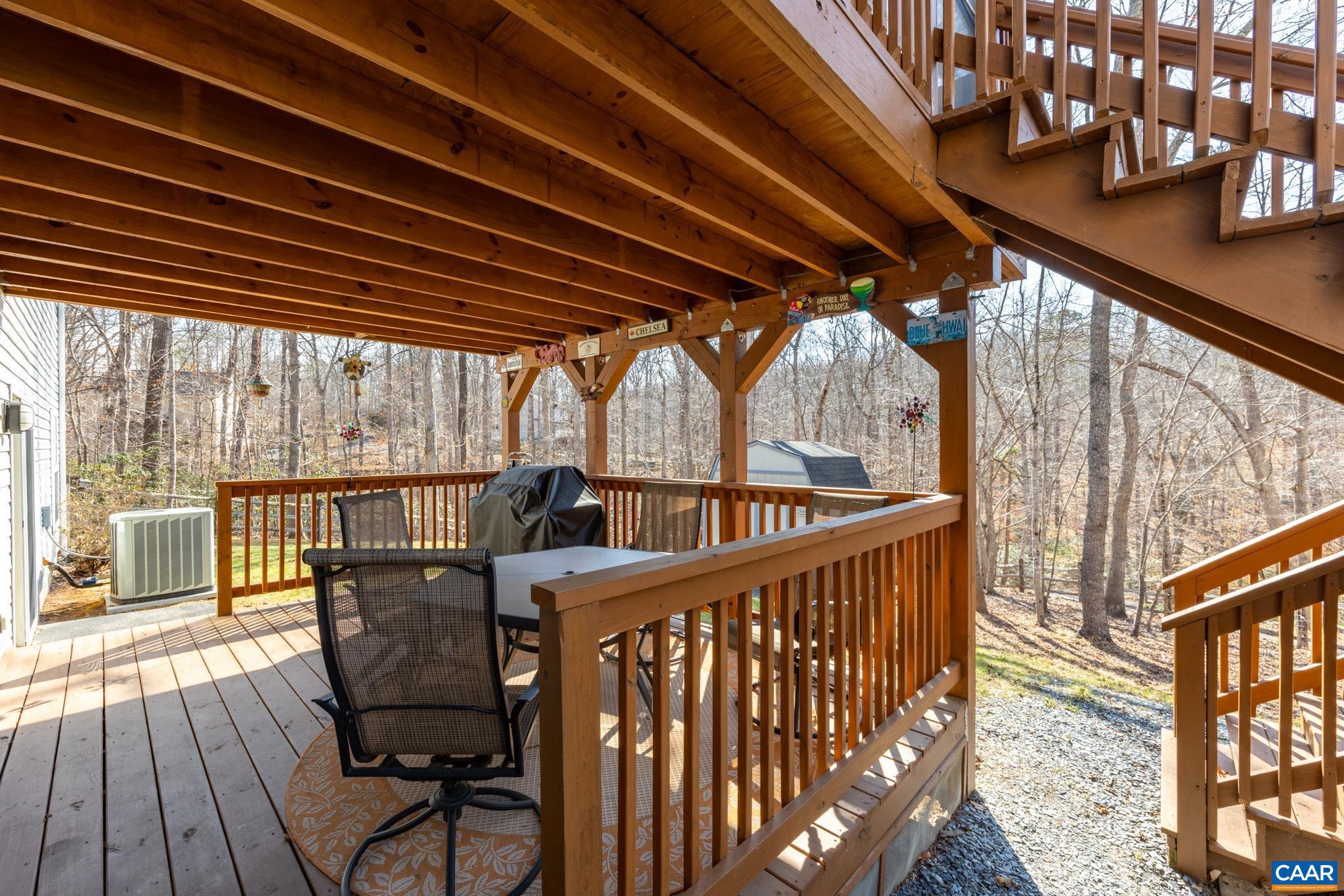 LAKE MONTICELLO - Residential