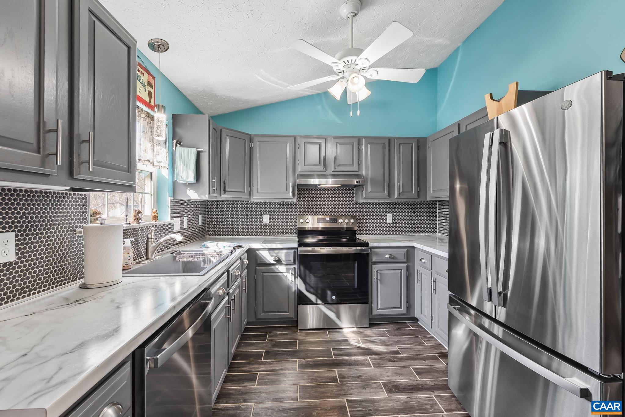 LAKE MONTICELLO - Residential