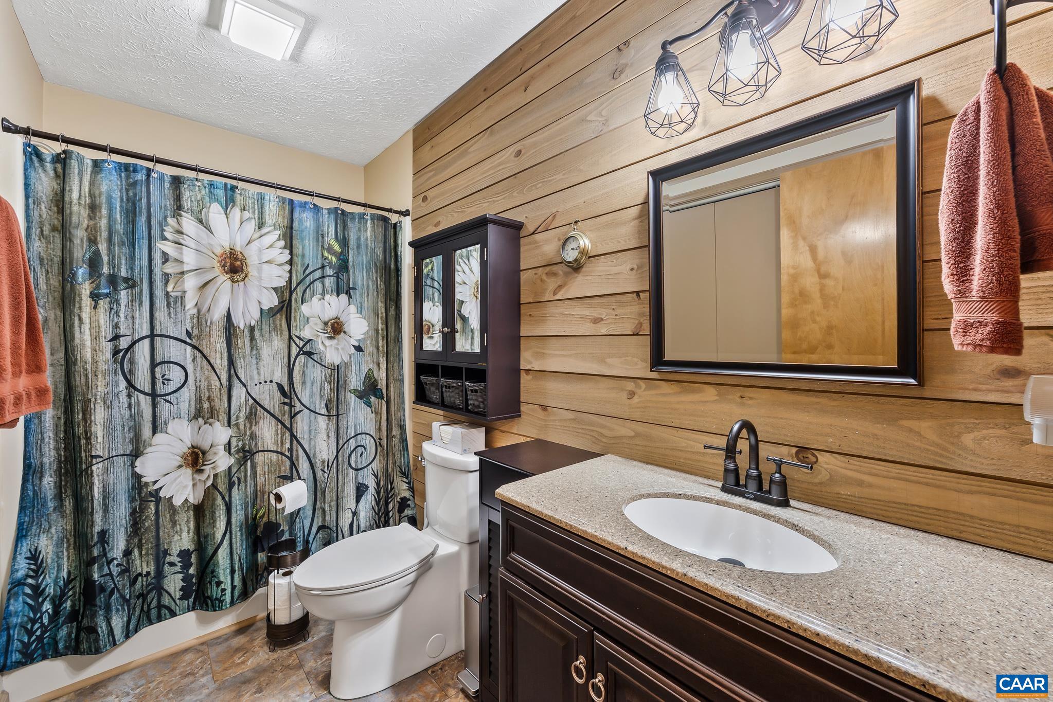 LAKE MONTICELLO - Residential