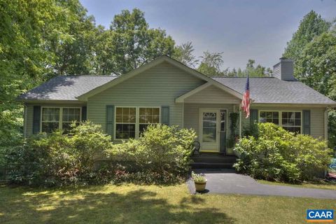 16 CHICKASAW PL PALMYRA VA 22963