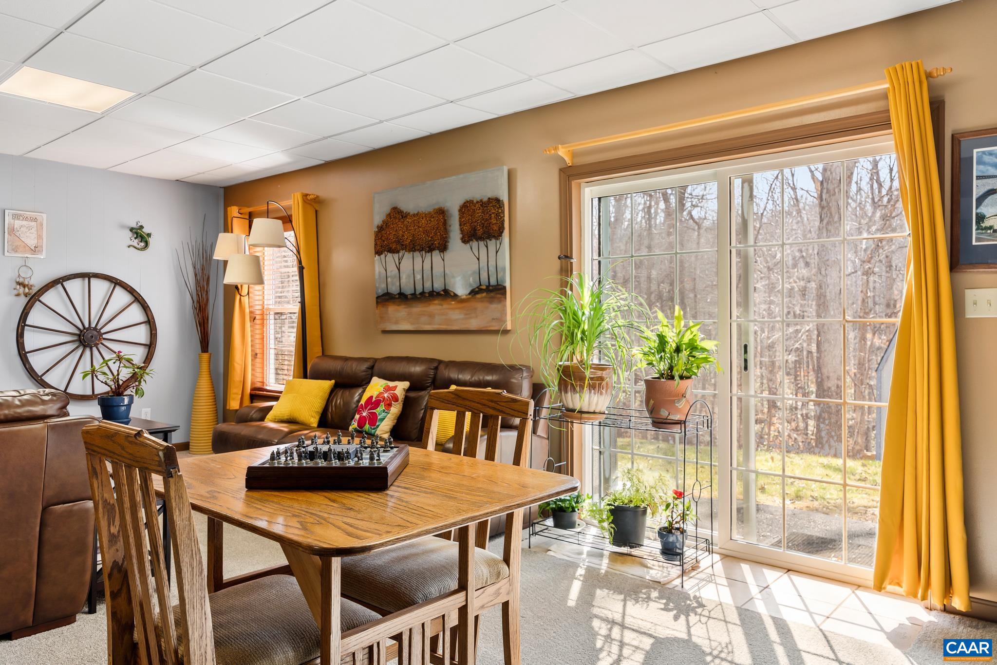 LAKE MONTICELLO - Residential