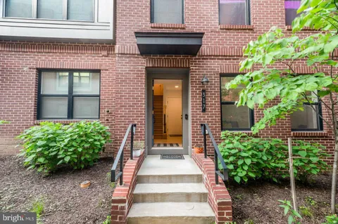 MLS: DCDC2187648