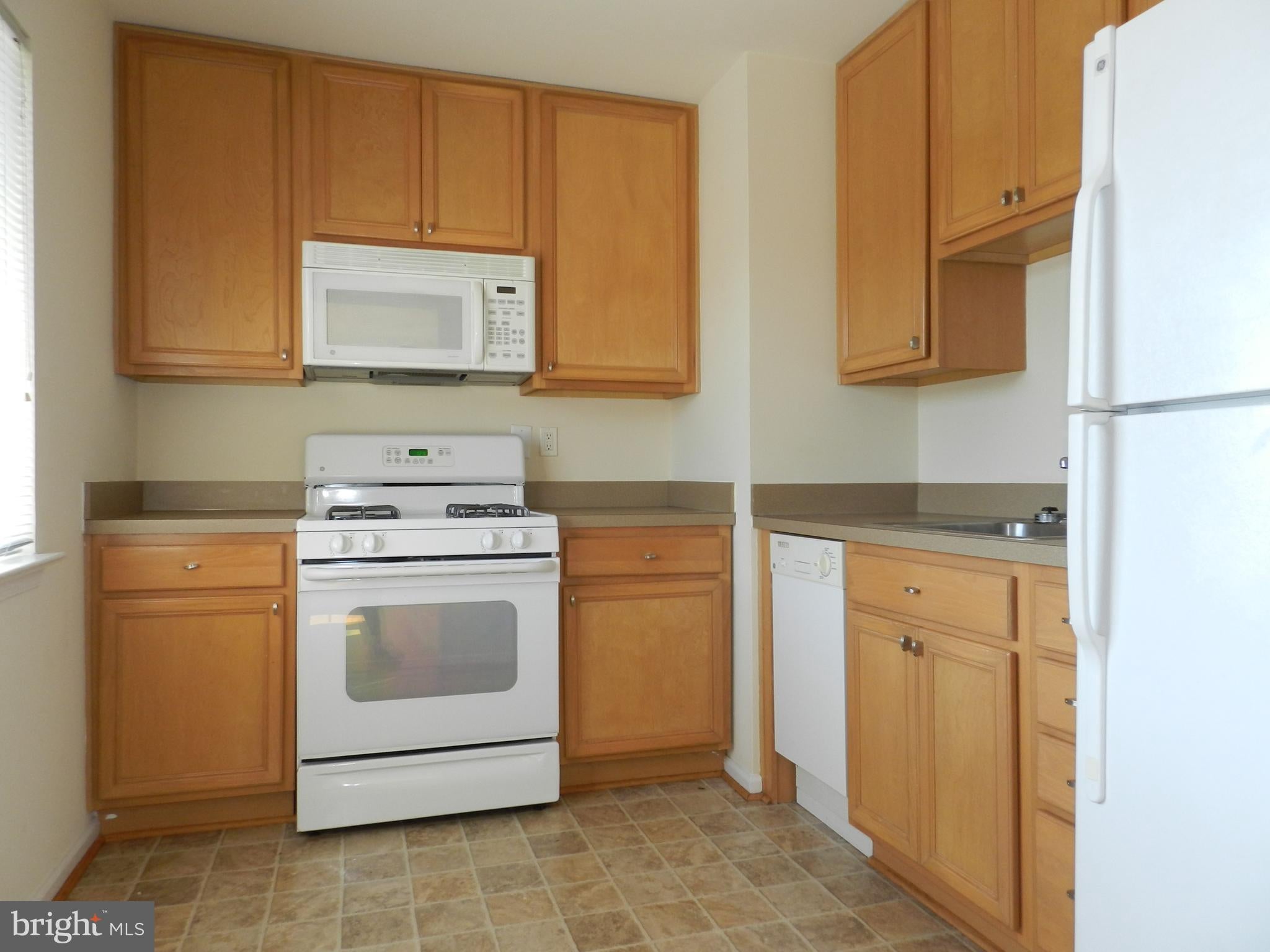 1805 WILLIAM STREET B 205