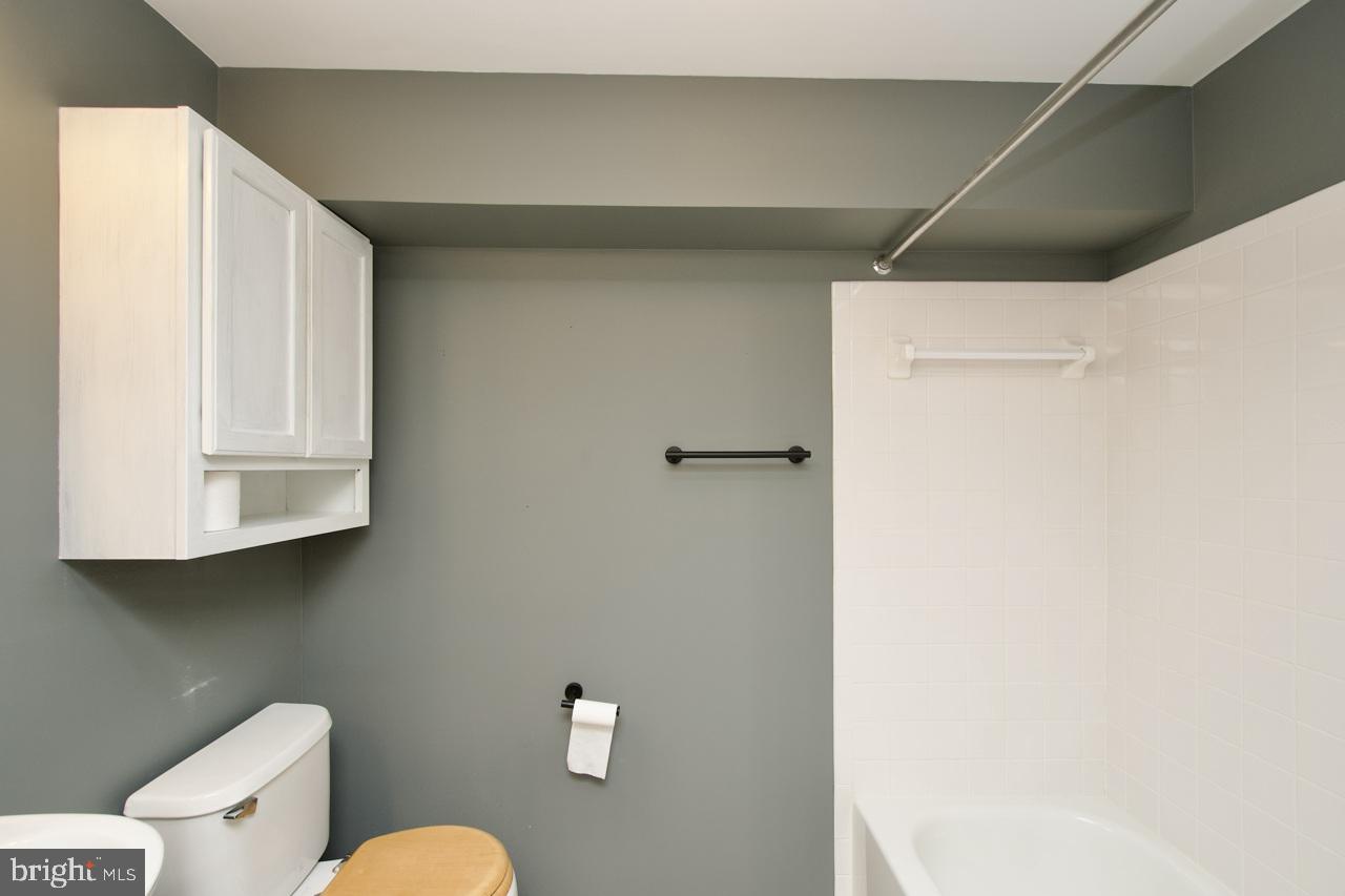 SHERBROOKE CONDO - Residential