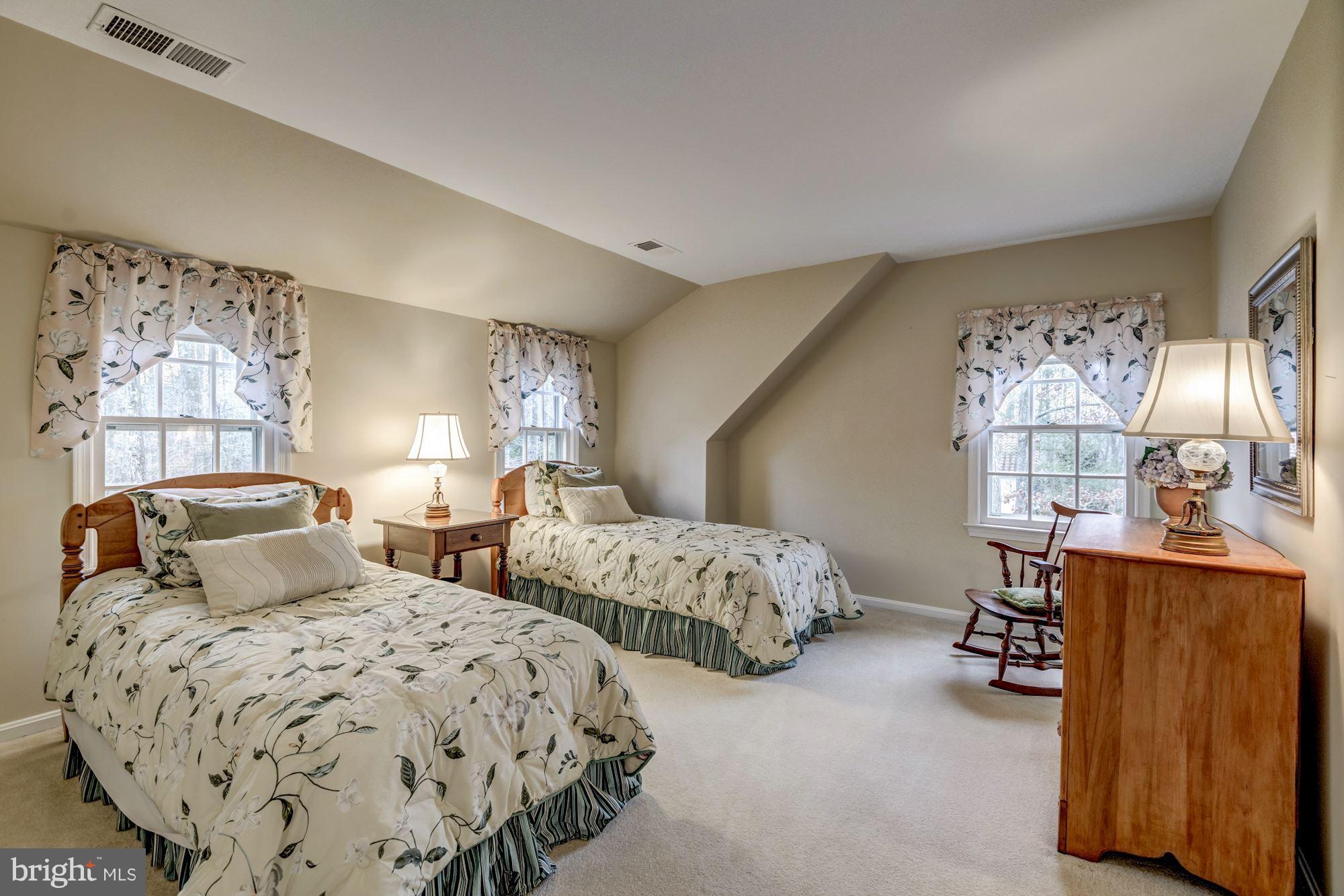 PEACOCK STATION - Residential