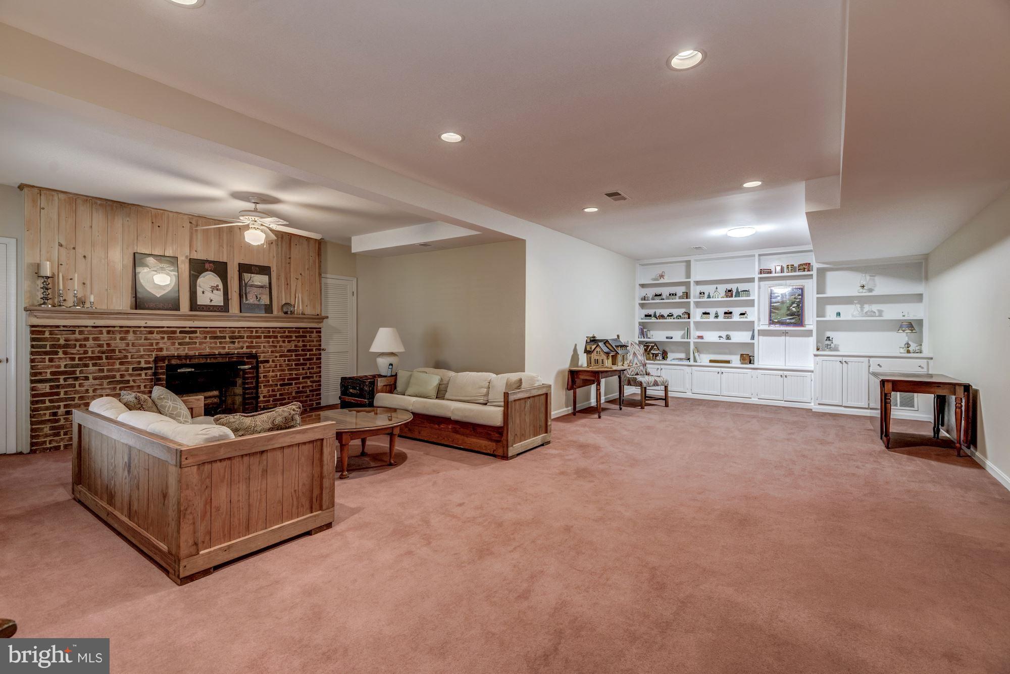 PEACOCK STATION - Residential