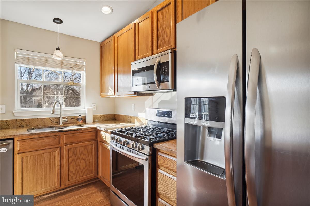 102 W DEER PARK ROAD
