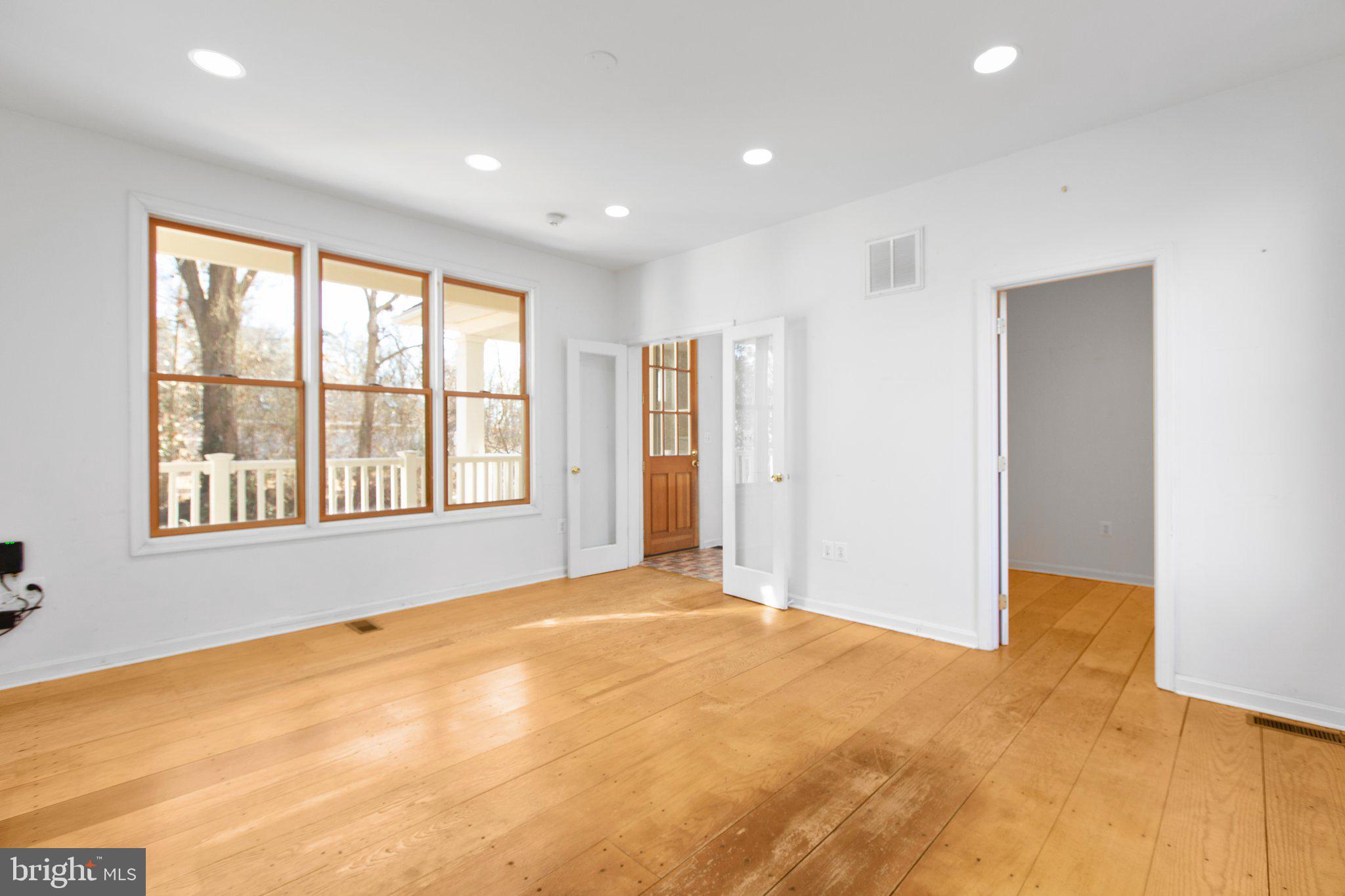 MARLBOROUGH POINT - Residential