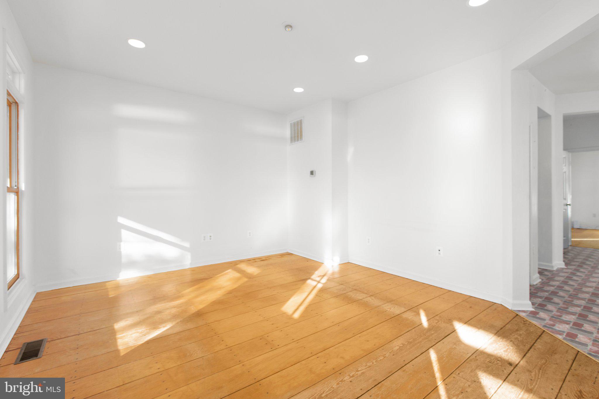 MARLBOROUGH POINT - Residential