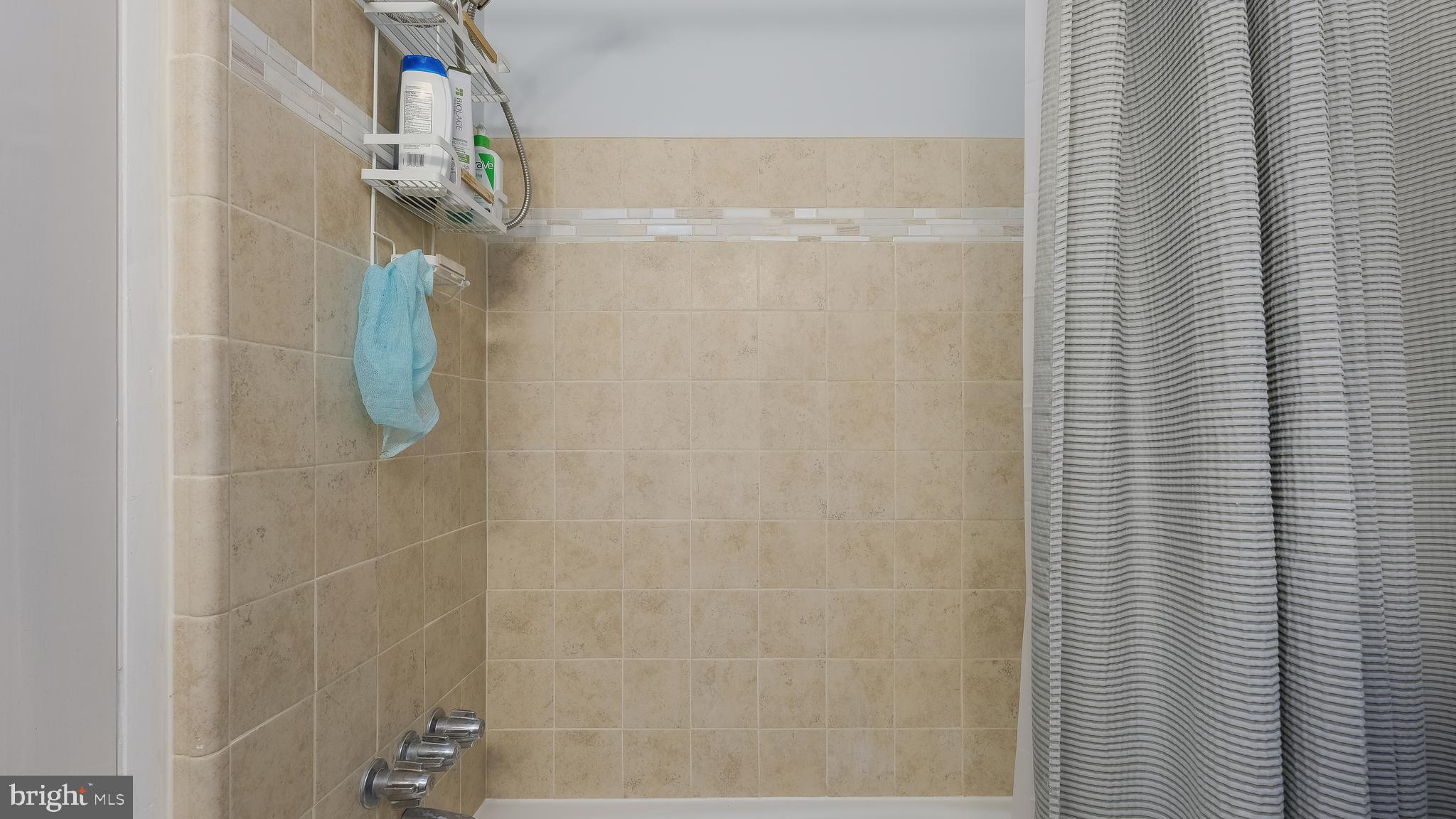 FOX CHASE - Residential