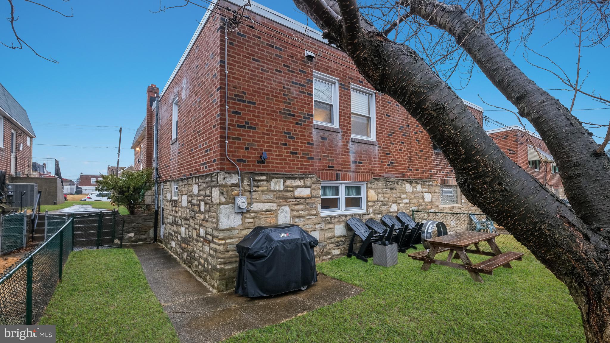 FOX CHASE - Residential