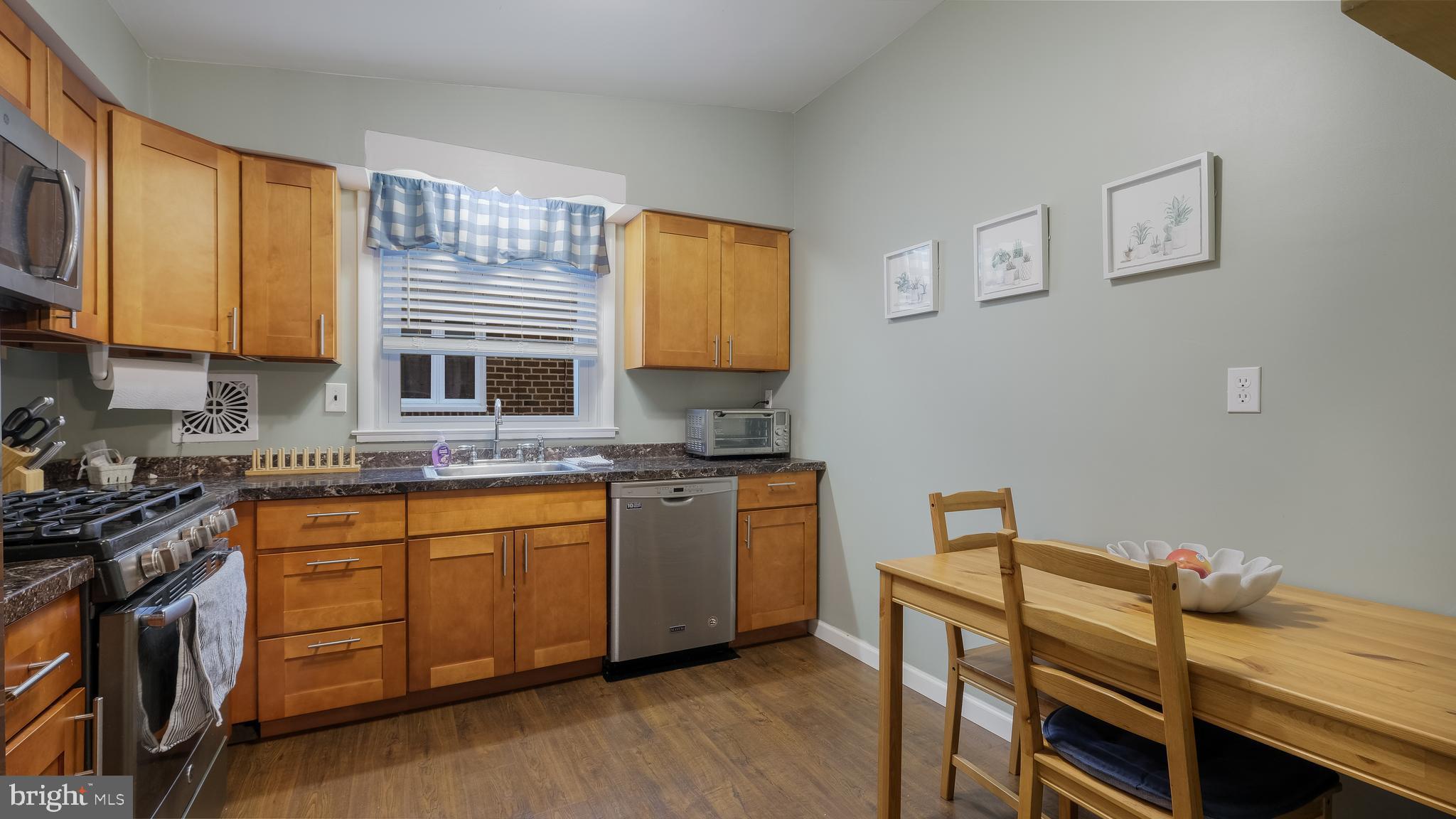 FOX CHASE - Residential